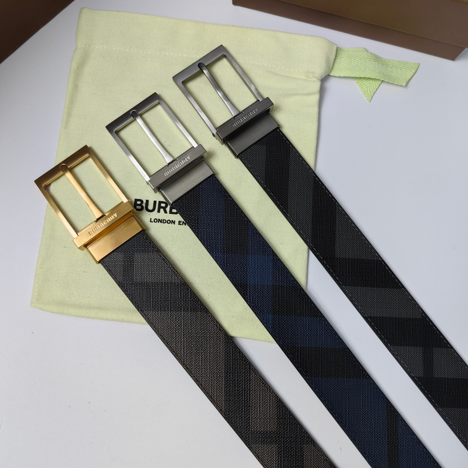 巴寶莉BURBERRY官网最新款35MM皮革腰带帶身採用進口皮頭層軟皮工艺純銅扣轉動扣雙面可用做工精緻
