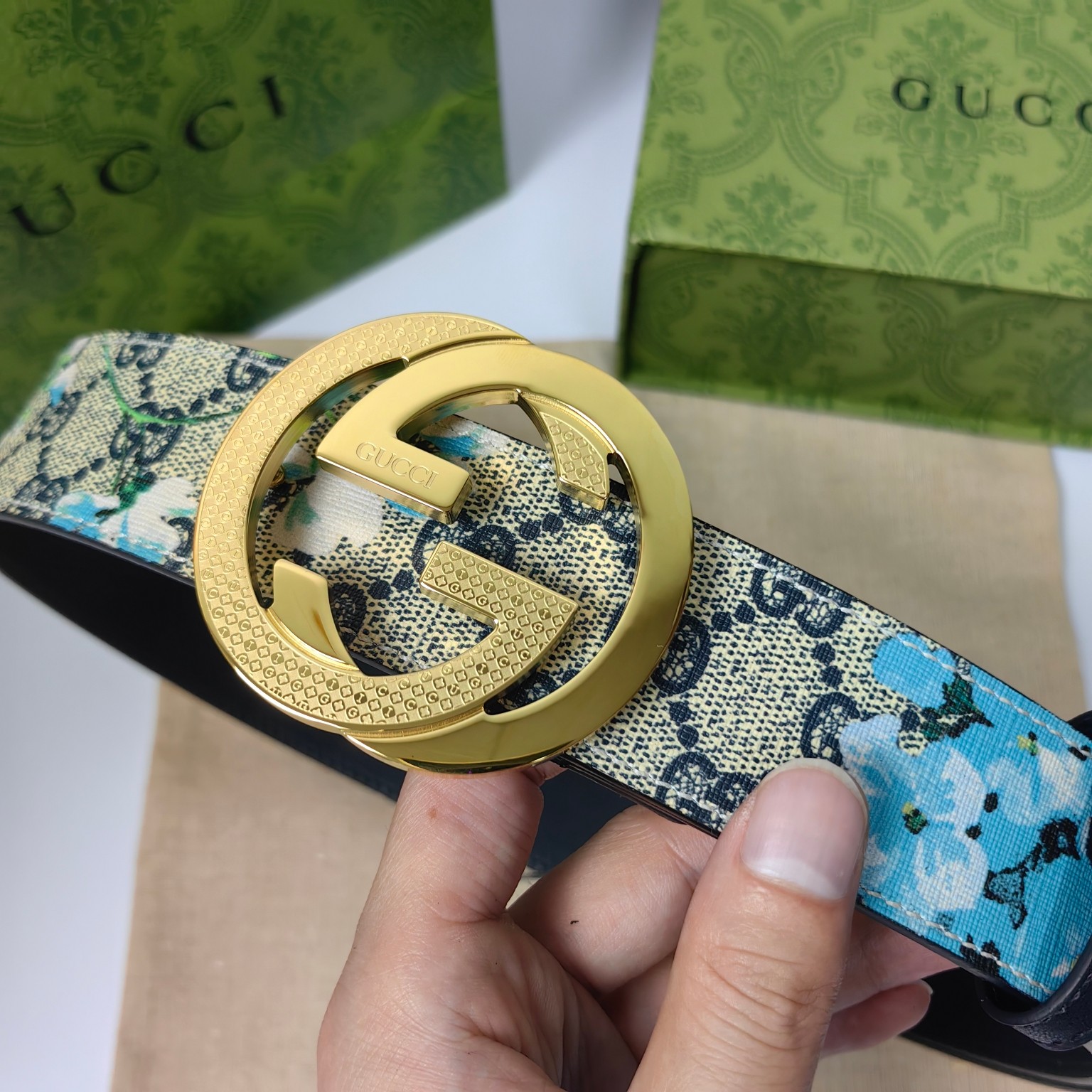 Gucci[愉快][愉快]古驰于1921年创立于佛罗伦萨是全球卓越的奢华精品品牌之一此款式4.0cm是如