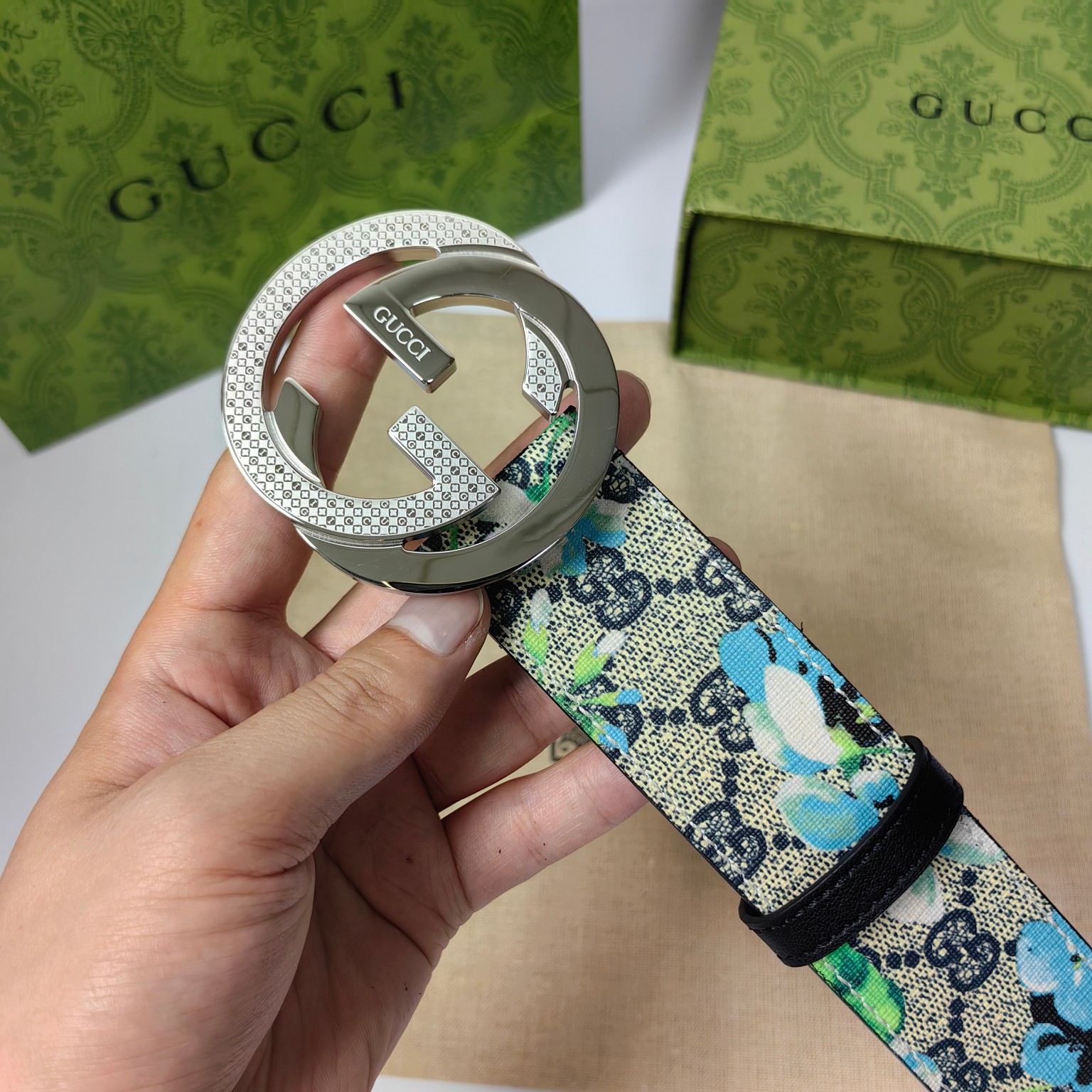 Gucci[愉快][愉快]古驰于1921年创立于佛罗伦萨是全球卓越的奢华精品品牌之一此款式4.0cm是如