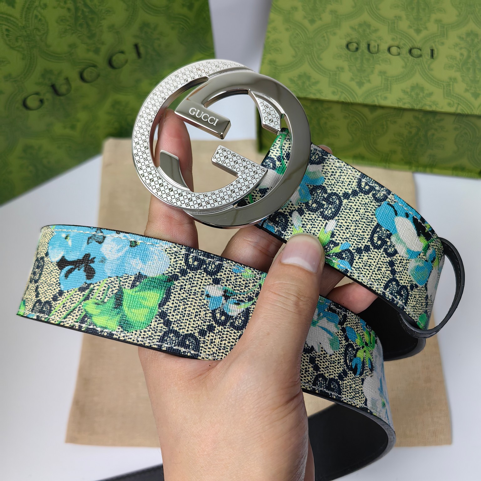 Gucci[愉快][愉快]古驰于1921年创立于佛罗伦萨是全球卓越的奢华精品品牌之一此款式4.0cm是如