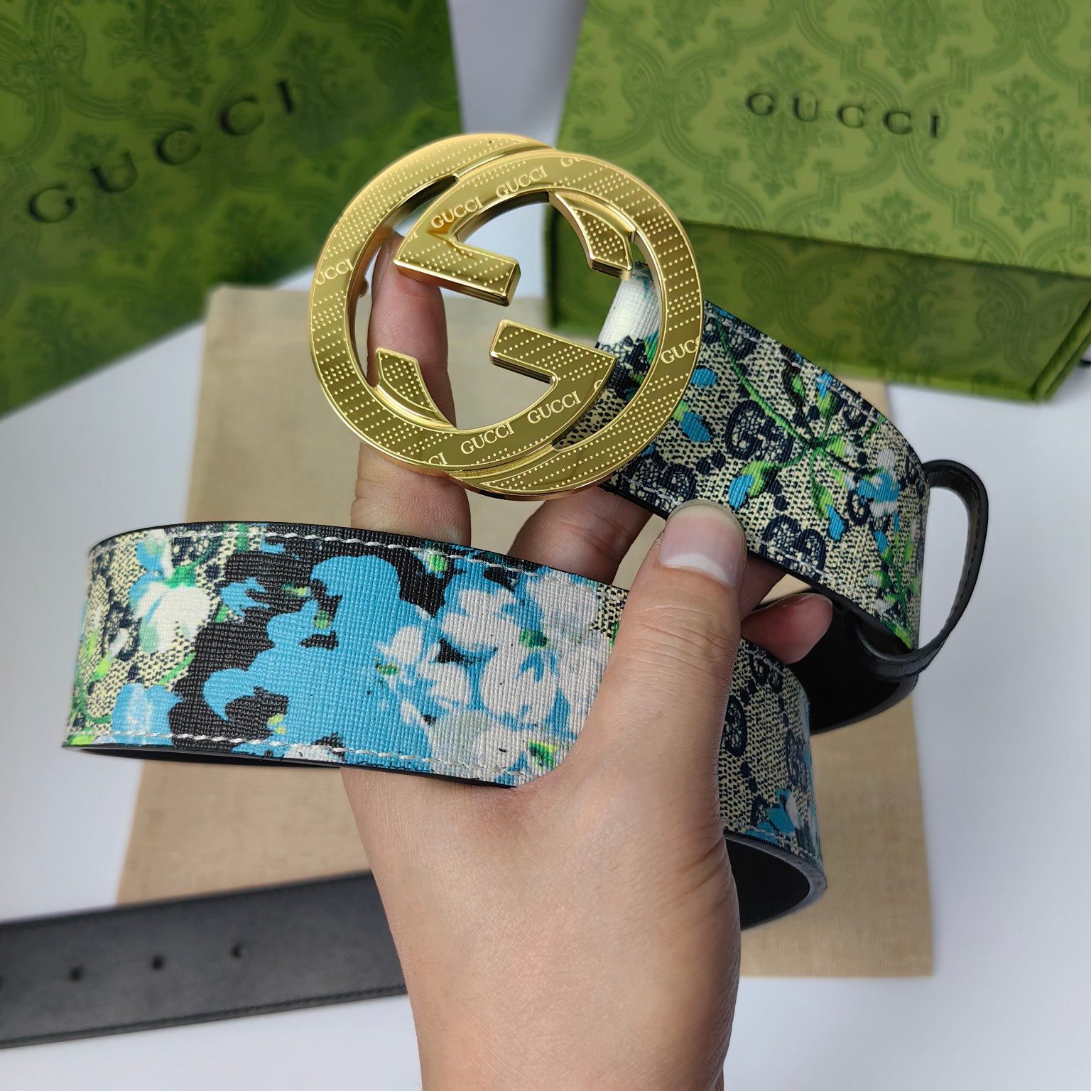 Gucci[愉快][愉快]古驰于1921年创立于佛罗伦萨是全球卓越的奢华精品品牌之一此款式4.0cm是如