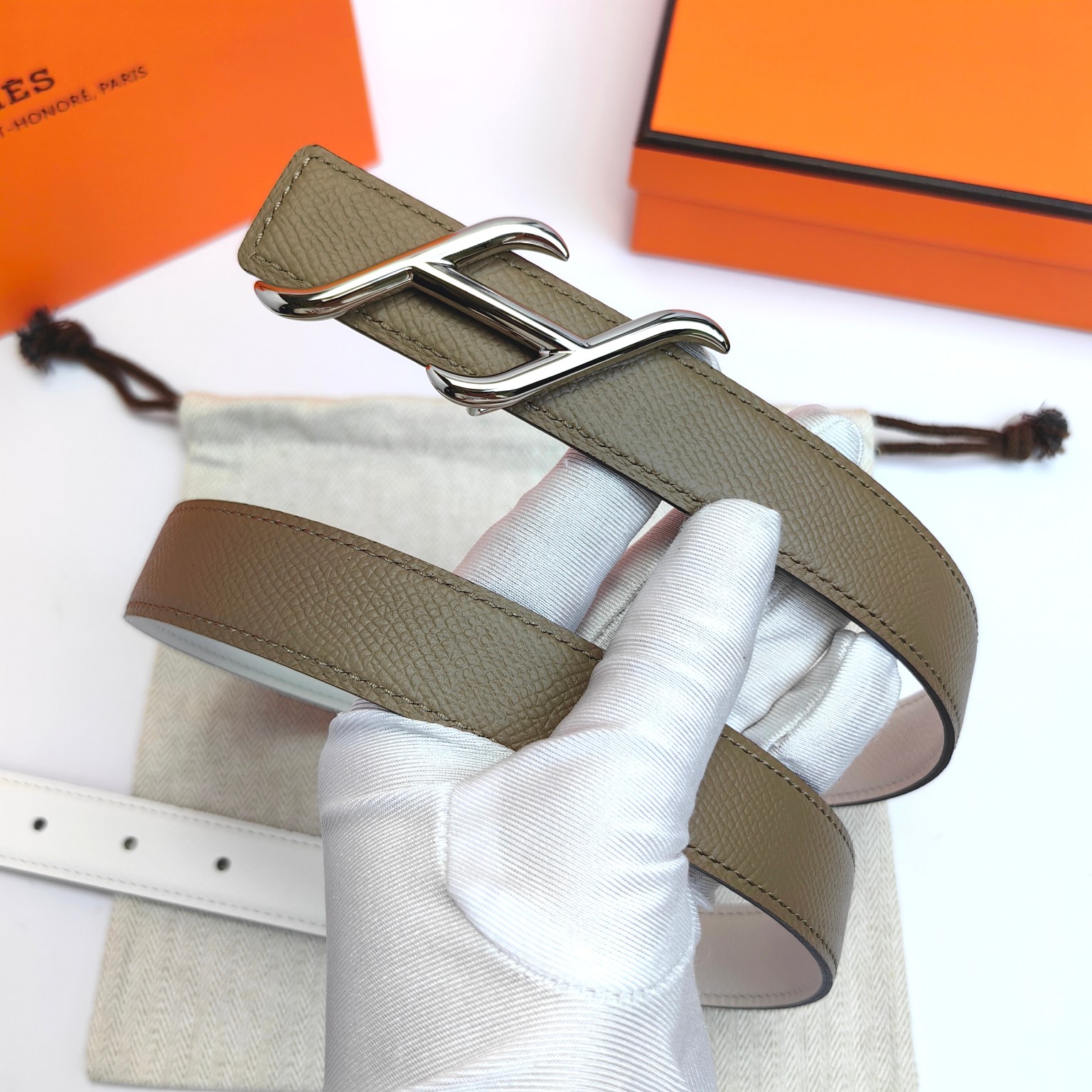 Explosive Sales in Stores for H Family Women: Top 2.5 C.M. Details Thanks to Client Feedback - 图片 2