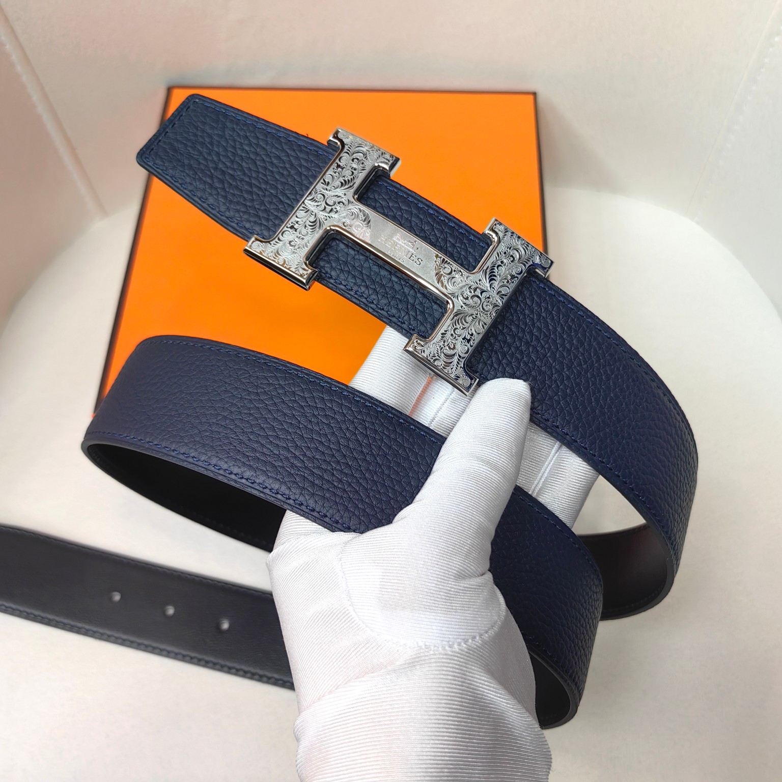  官网同步 爱马仕专柜同步 进口双面小牛皮 精钢精品五金 双面可用38mm 
