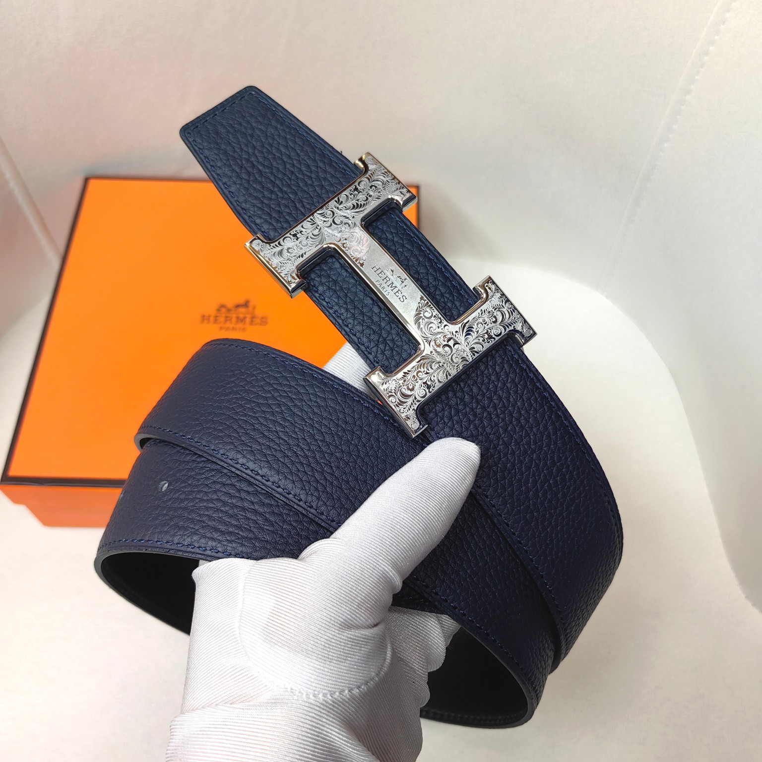  官网同步 爱马仕专柜同步 进口双面小牛皮 精钢精品五金 双面可用38mm 
