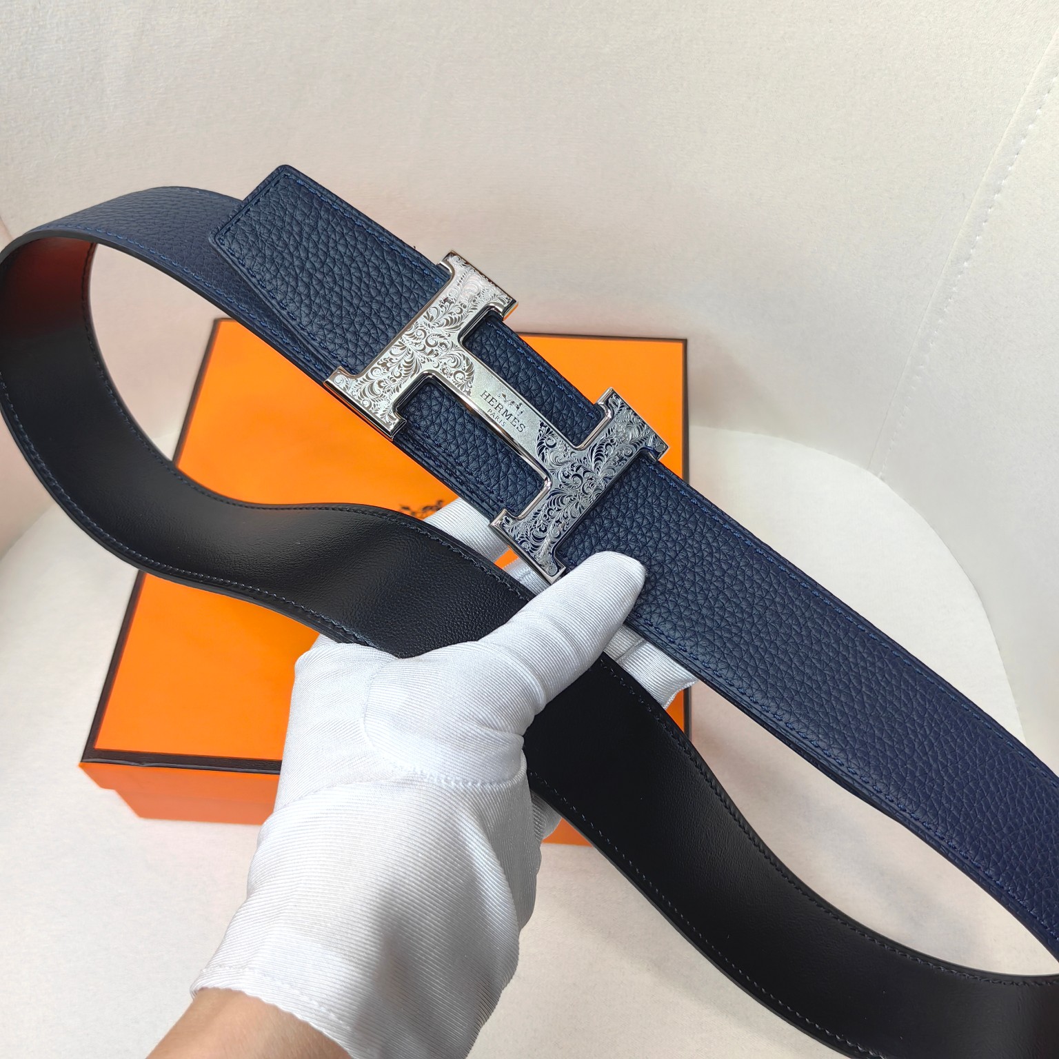  官网同步 爱马仕专柜同步 进口双面小牛皮 精钢精品五金 双面可用38mm 
