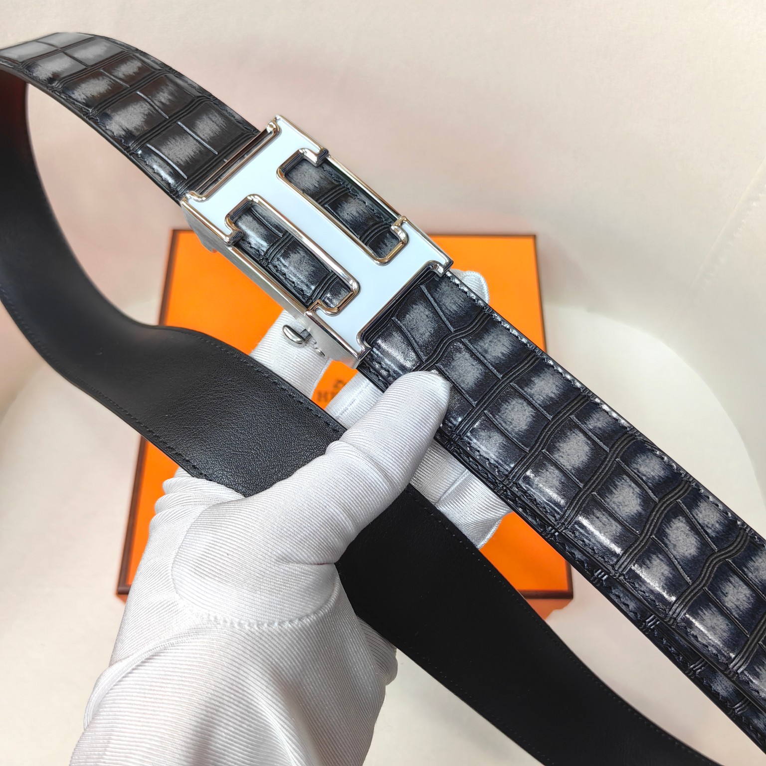  爱马仕-男士自动腰带- 宽度35MM 316精品钢扣  精工打造  手感柔软 可以裁剪