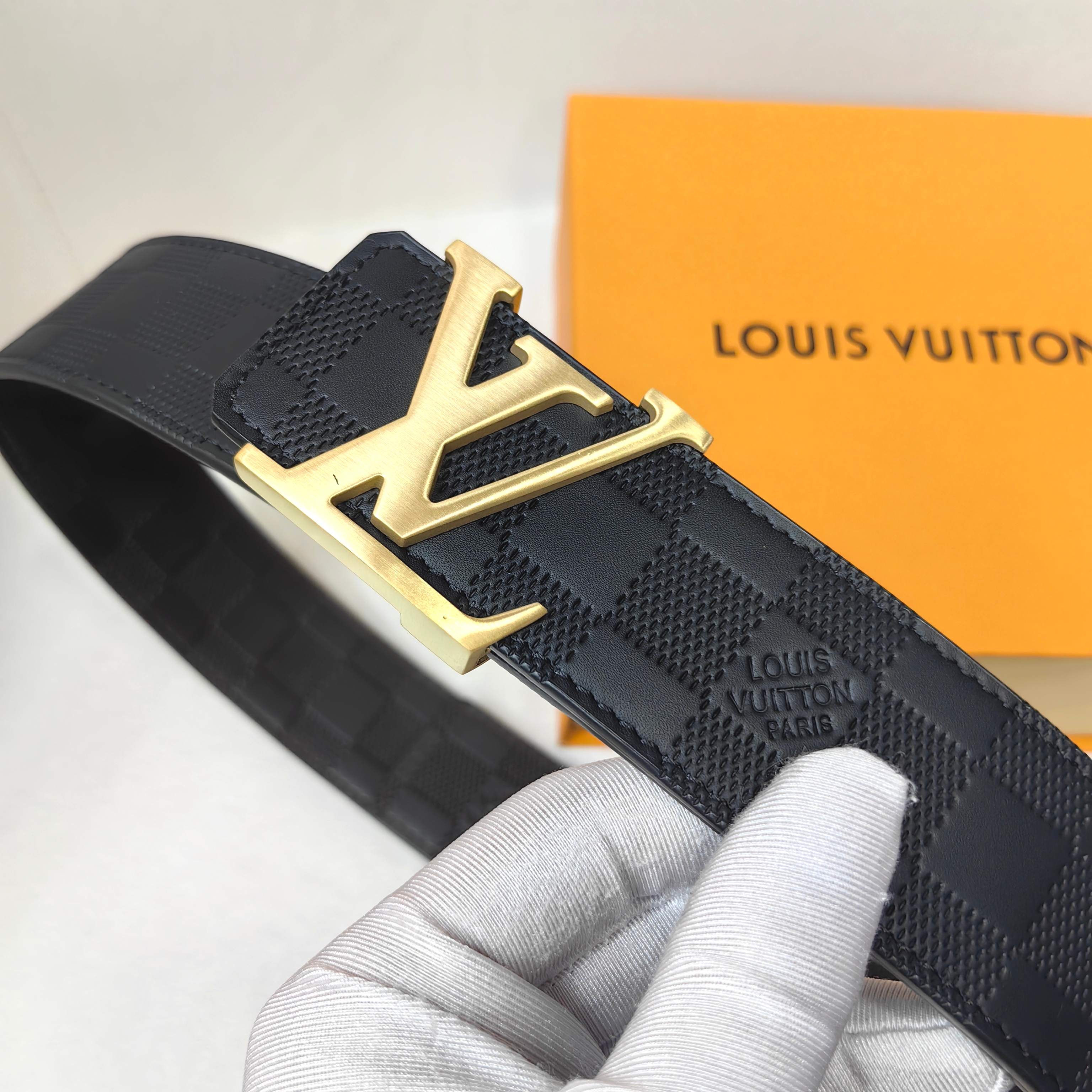 LV 代工厂货品 4.0宽度 可验货，正品一体铸造五金，原厂皮料。