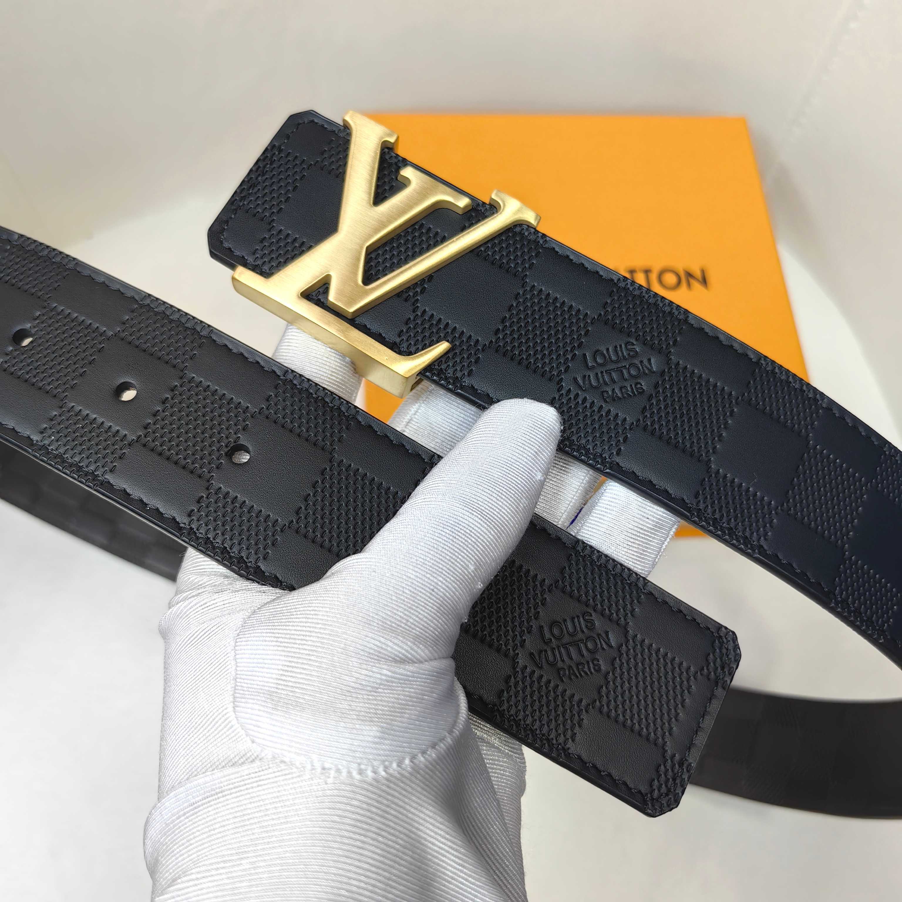 LV 代工厂货品 4.0宽度 可验货，正品一体铸造五金，原厂皮料。