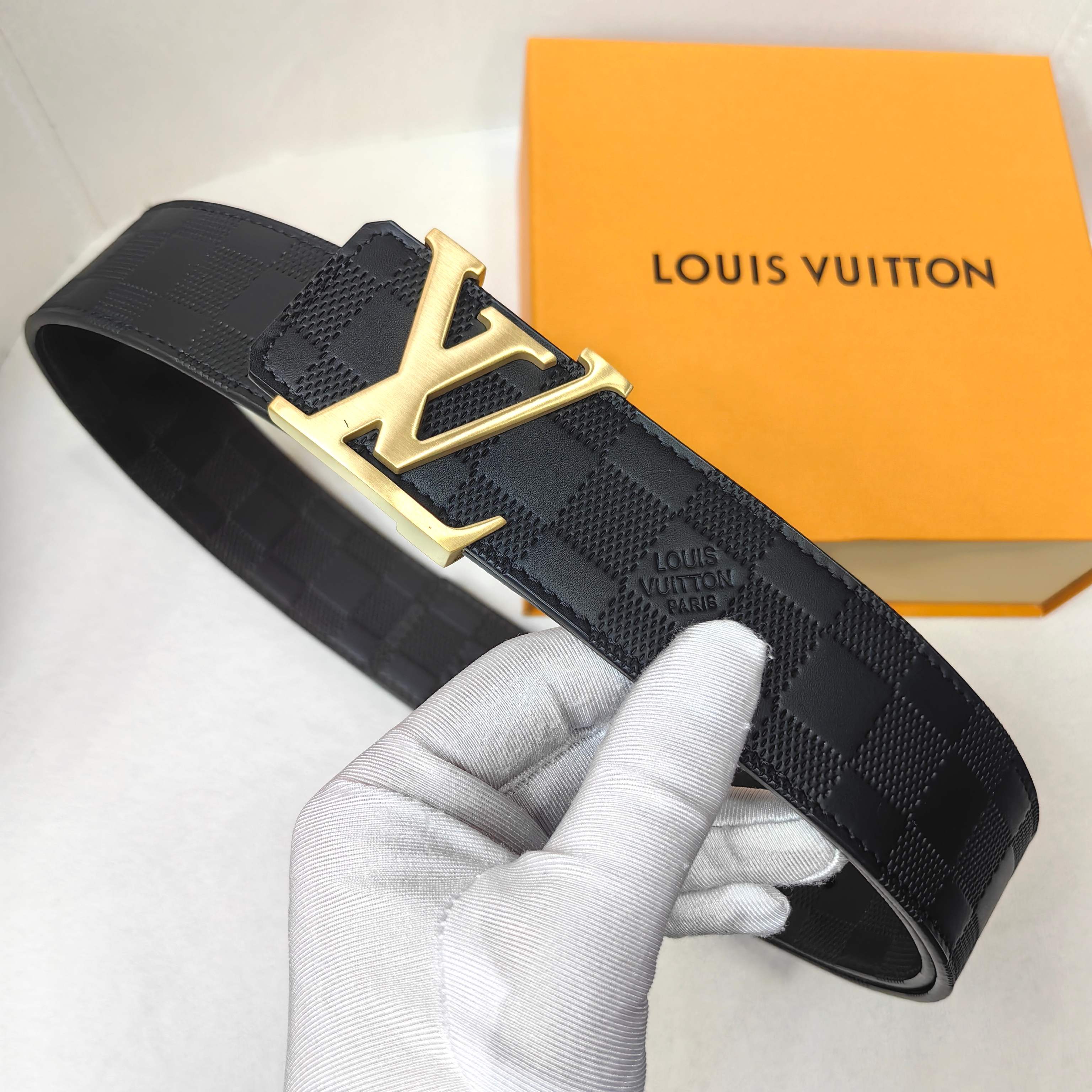 LV 代工厂货品 4.0宽度 可验货，正品一体铸造五金，原厂皮料。