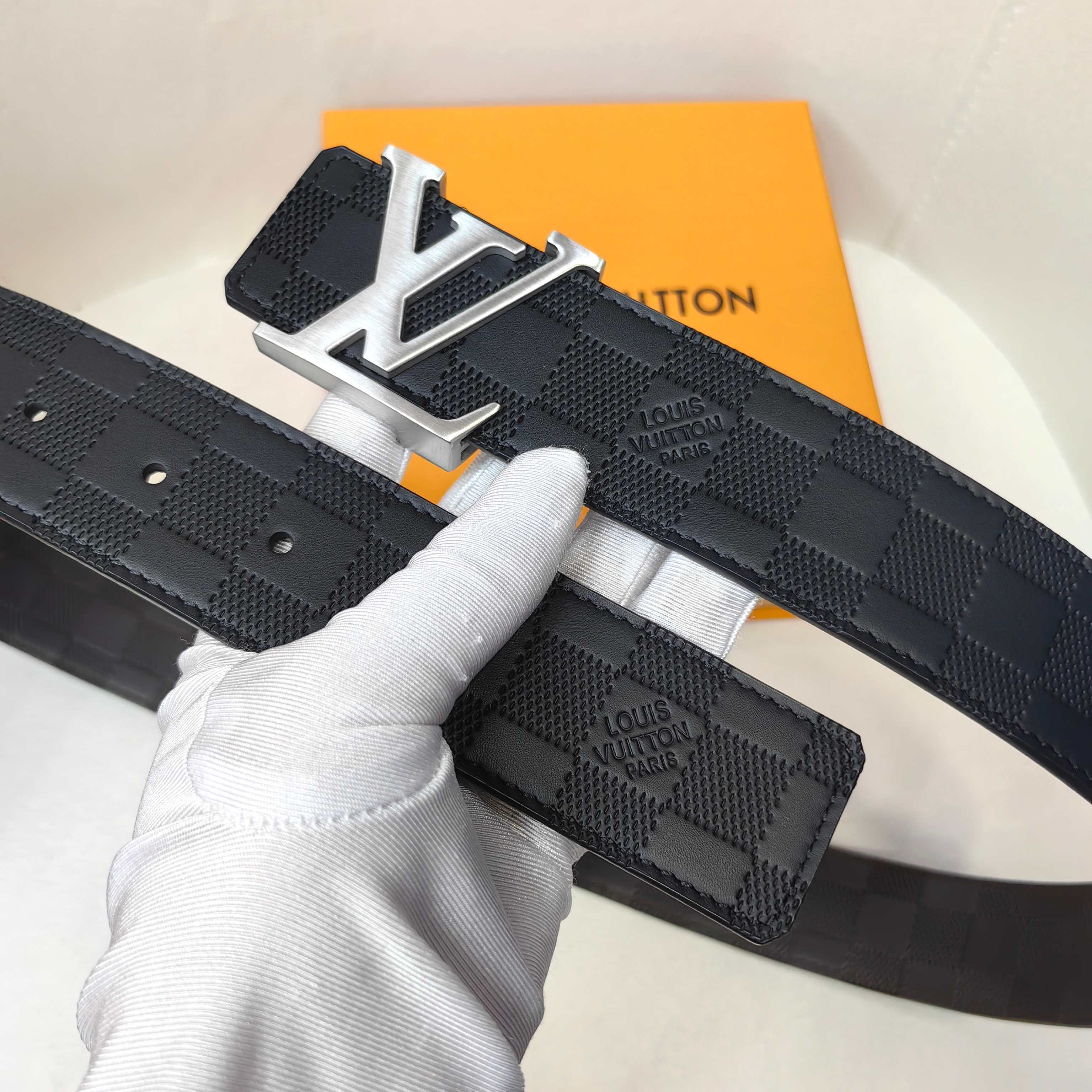 LV 代工厂货品 4.0宽度 可验货，正品一体铸造五金，原厂皮料。