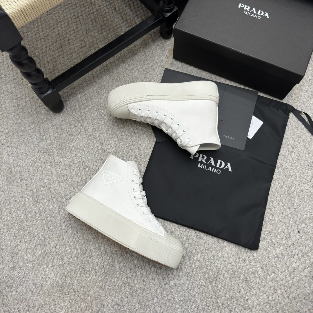 Prada Haute Couture Classic Luxury Leather Shoe Loafer Shoes 6