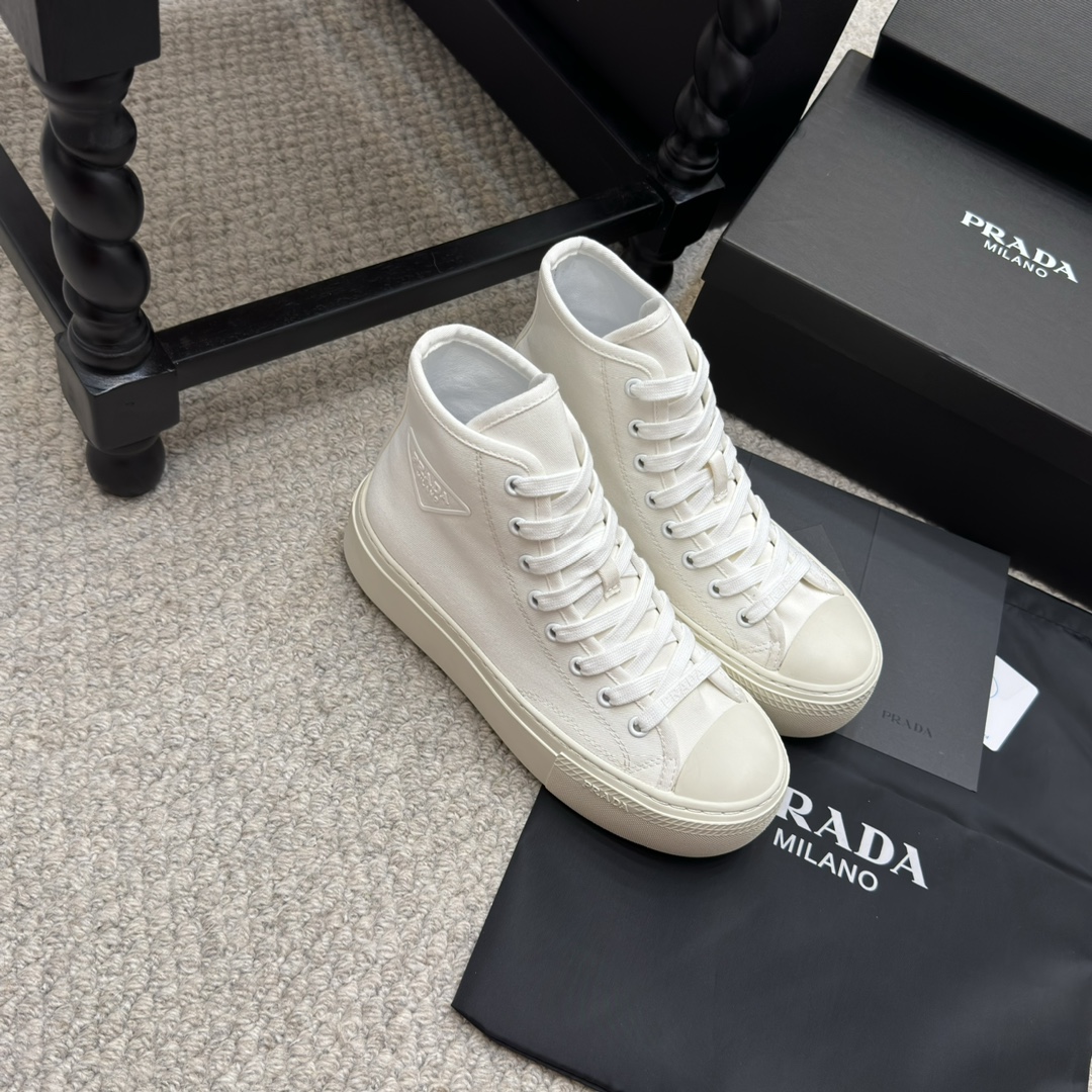 Prada Haute Couture Classic Luxury Leather Shoe Loafer Shoes 3