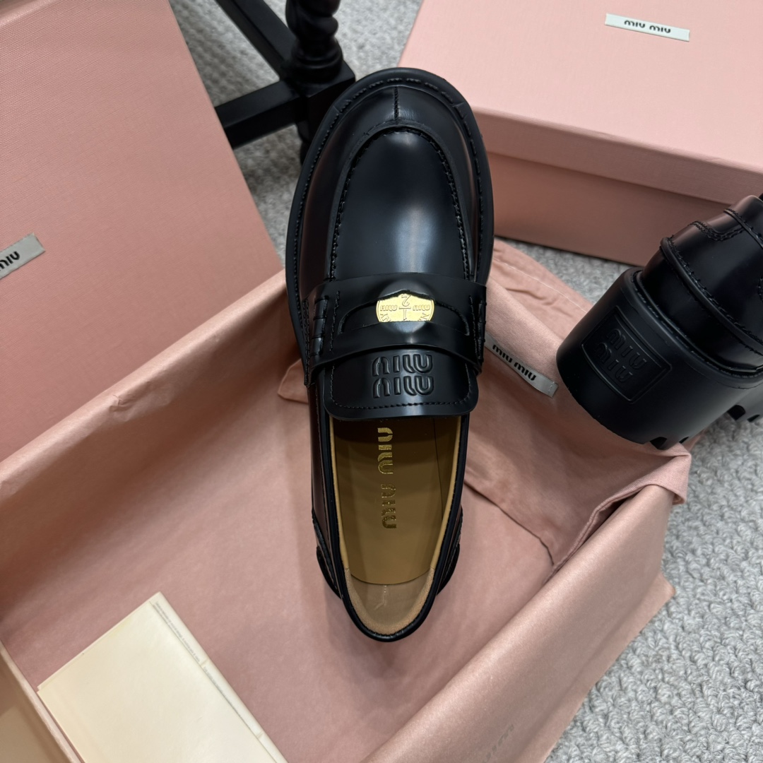 Miu Miu Classic Luxury Leather Shoe Loafer Ref.5E48BC8C 6