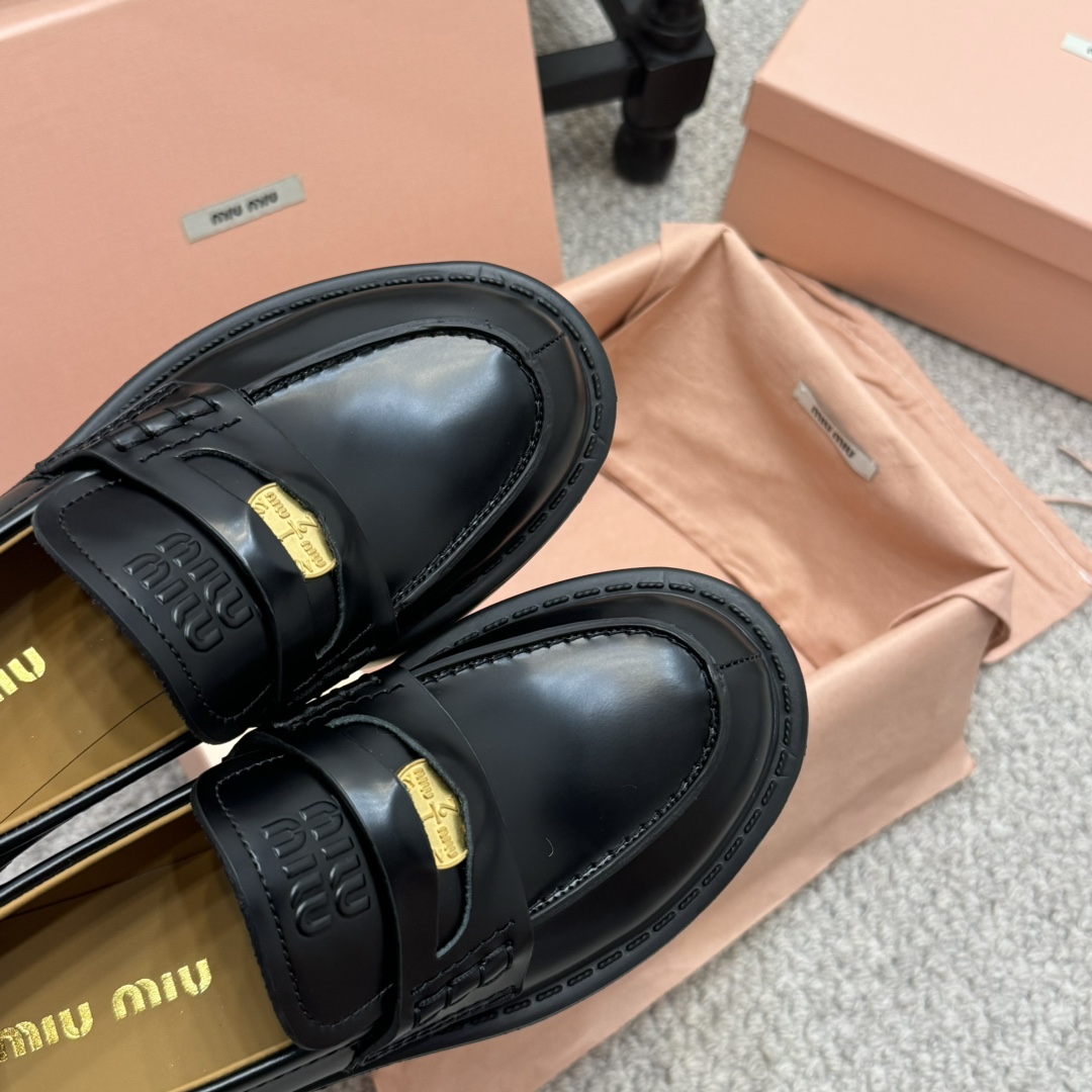 Miu Miu Classic Luxury Leather Shoe Loafer Ref.5E48BC8C 7