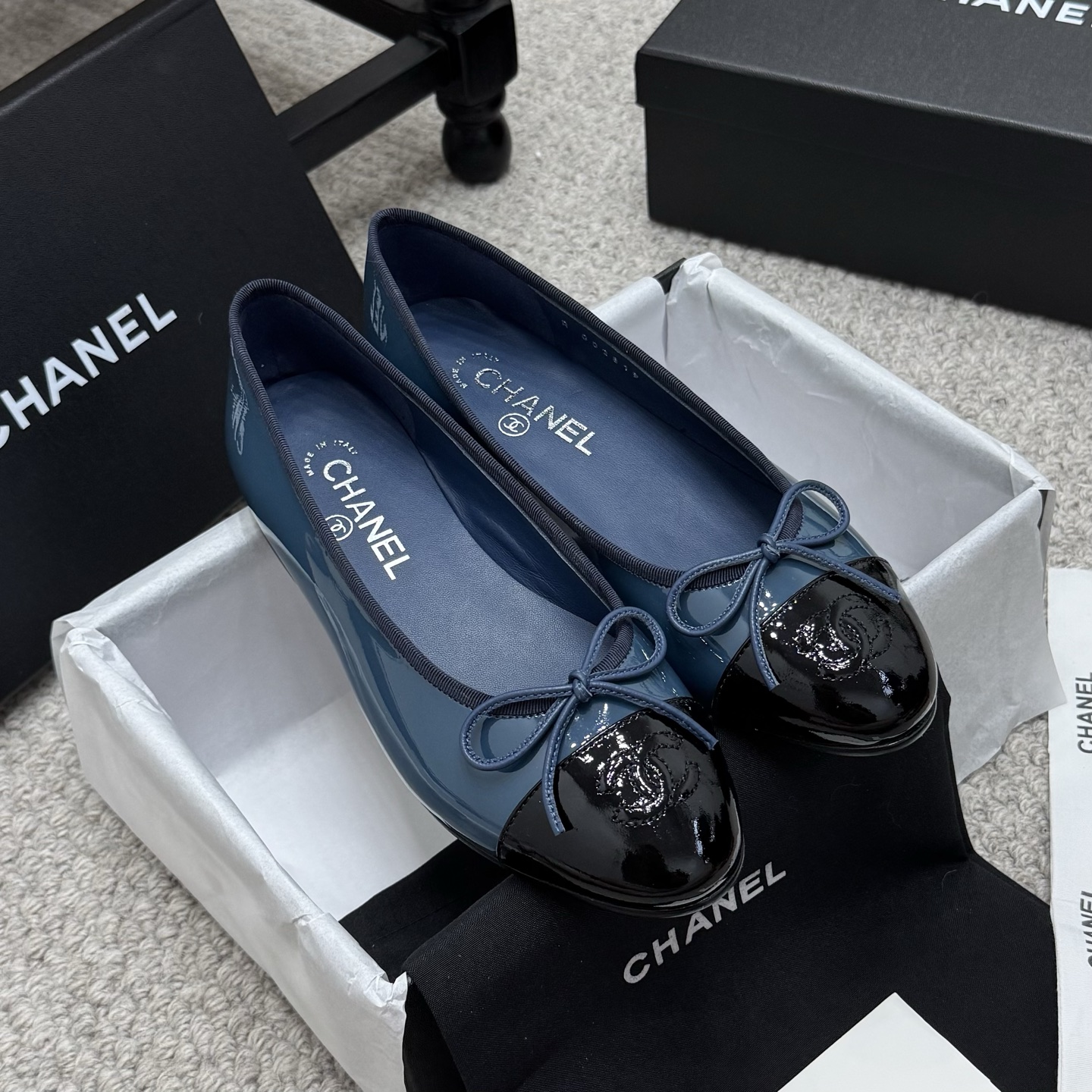 Ballerines Chanel Classiques Bleu et Noir avec Nœud pour Femmes