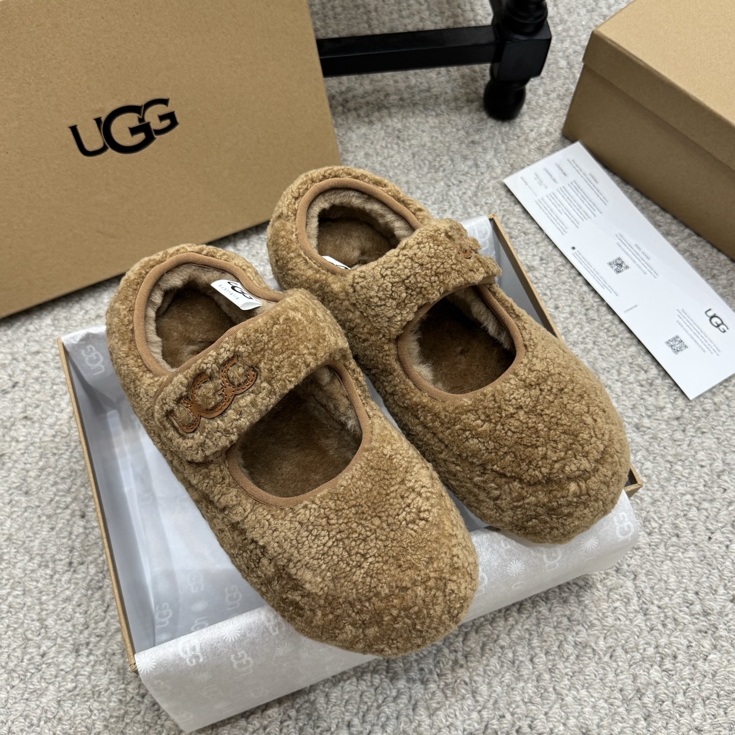 NO:562152,Maomao shoes are the most popular ugg Mary Jane lazy flats in 4 colors. Long-term looseness is maintained. The fabric is pure wool. The lining is pure Australian merino wool. The texture is great and the full-top shoes are easy to put on and take off. Size 35-40, Maomao shoes, mary jane19860909毛毛鞋 最火爆ugg玛丽珍 懒人小平底4色. 长期主义松弛感拿捏 面料纯羊毛.内里澳洲美利奴纯羊毛. 质感超棒 穿脱很随意的满帮鞋. size35-40,毛毛鞋,mary jane,Women's Shoes