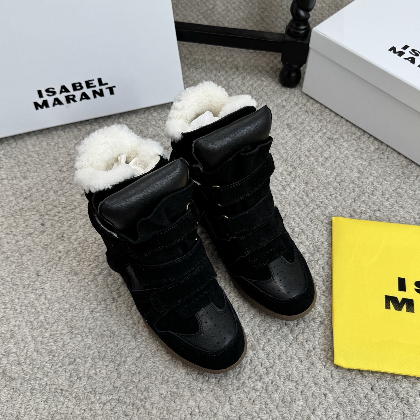 NO:612115,Height-increasing model ISABEL MARANT Isabel's latest high-top shoes for autumn and winter. Hotly recommended by many celebrity bloggers. A perfect height-increasing artifact. A pair of simple yet high-end high-top shoes. Original 1:1 replica details. Hidden line outsole!  It feels particularly comfortable on your feet and can be worn with any outfit!  Super suitable for street photography, easy to wear and stylish, 6CM higher inside, original molded rubber outsole Size 35-41 (customized at 40.41), snow boots, boots19860909增高款 ISABEL MARANT 伊莎贝尔秋冬最新款高帮鞋 超多明星网红博主热推款 妥妥的增高神器 一双简单又不失高级的高帮鞋 原版1:1复刻细节 隐线大底！脚感特别舒适 随意百搭！超级适合街拍好穿有型 内增高6CM 原版开模橡胶大底 Size35-41（40.41定做）,雪地靴,boots,Women's Shoes