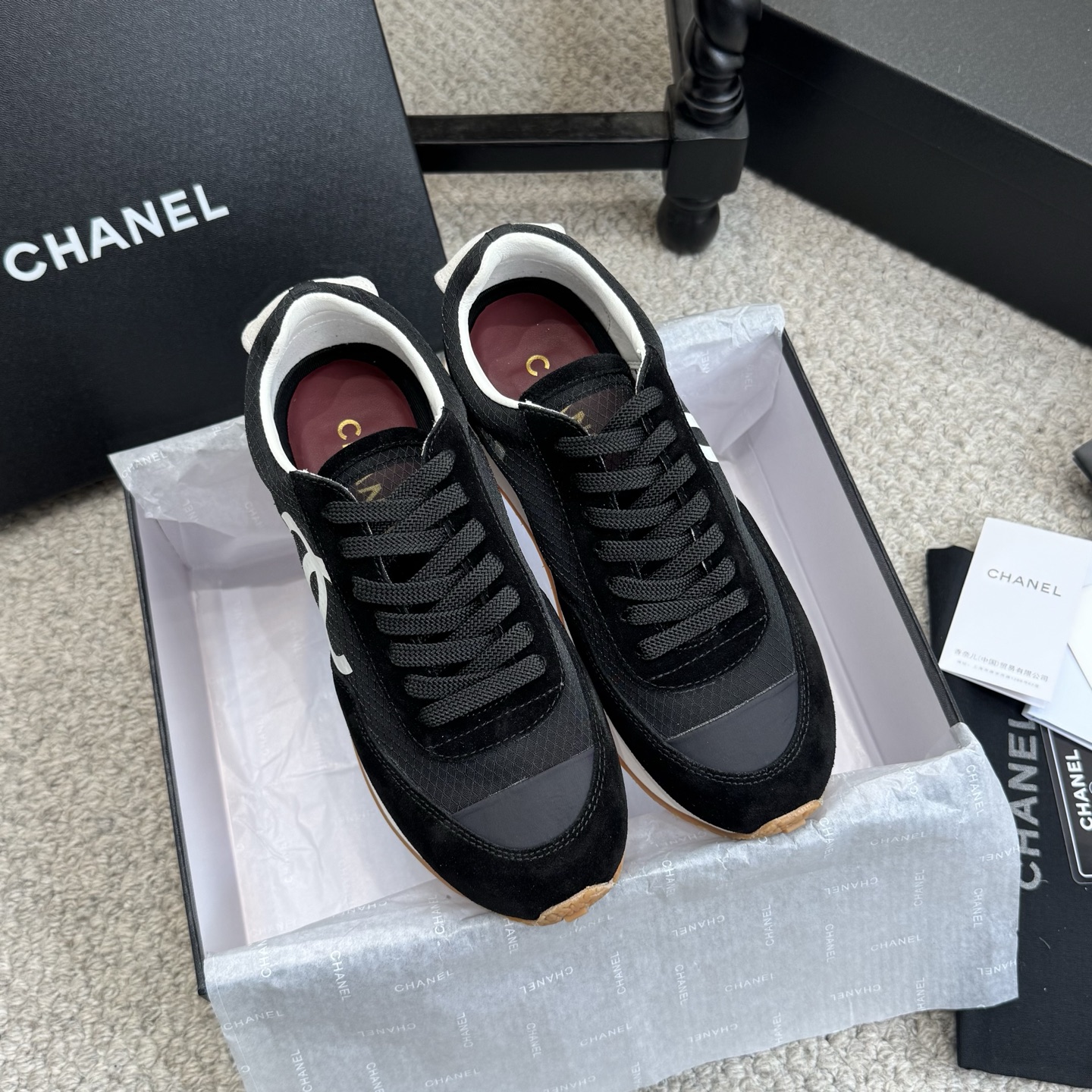 NO:750910,Casual Chanel Chanel 26 new style, the must-have casual women's shoes in spring, increased sneakers, extremely comfortable thick-soled shoes, soft and soft, genuine leather with nylon fabric, breathable and not stuffy, original 11 TPU combination outsole, panda black and white, girls' favorite high-looking shoes. Color: black cloth, black mesh, white cloth, white mesh  Size 35---40, casual shoes/sports shoes, chanel, chanel, sneakers19860909休闲款 Chanel香奈儿心动26新款,春日的必备小香休闲女鞋,运动鞋增高款,舒适度极高的一款厚底鞋,软软绵绵的,真皮搭配尼龙布透气不闷脚,原版11的TPU组合大底,熊猫黑白色随便搭,女生最爱的高颜值鞋子 颜色黑色布面,黑色网面  白色布面,白色网面 码数35---40,休闲鞋/运动鞋,chanel,chanel,sneakers,Women's Shoes