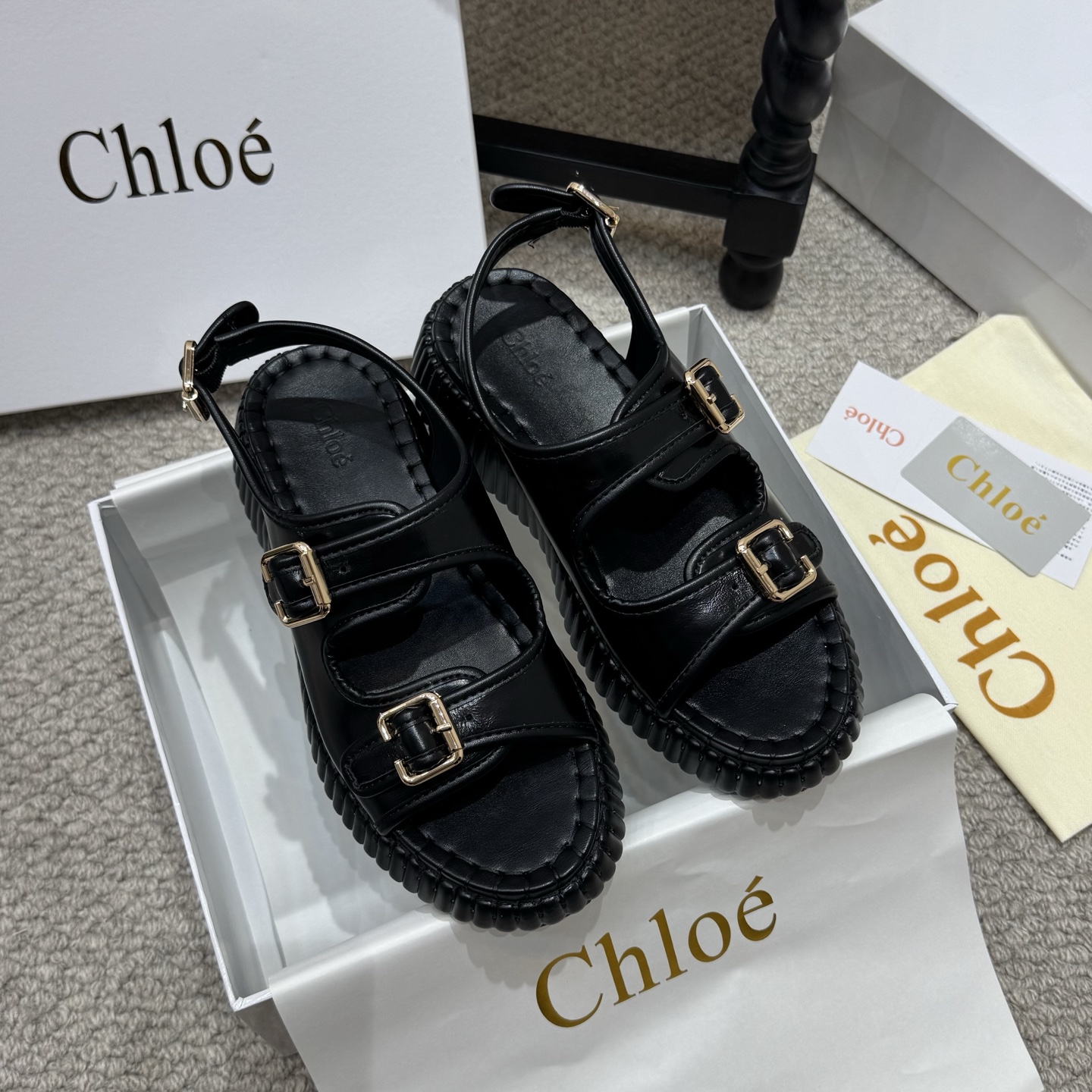 NO:782234,Thick-soled model Chloe's 2026 latest pure hand-stitched mark thread sandals... Original private model high-density foam soles, artificial Goodyear threading, all positions are just right after matching, all the craftsmanship is consistent with the original material, it is definitely a pair of durable and durable, a must-have for walking in the world!  !  Versatile Korean version. Fabric and leather stitching design. Super invincible beauty. Outsole with heel height 5 cm. Size: 35-40, sandals, chloe, loewe, sandals, cowhide.19860909厚底款 Chloe克洛伊2026最新的纯手工缝马克线凉鞋... 原版私模高密度发泡鞋底 人工固特异手法穿线 配上后所有的位置刚刚好 所有的工艺与材质原版一致 绝对是一双耐穿耐看行走江湖必备利器！！百搭韩版 面料牛皮拼接设计风格超级无敌美 大底跟高5厘米 Size:35-40,凉鞋,chloe,loewe,sandals,cowhide,Women's Shoes