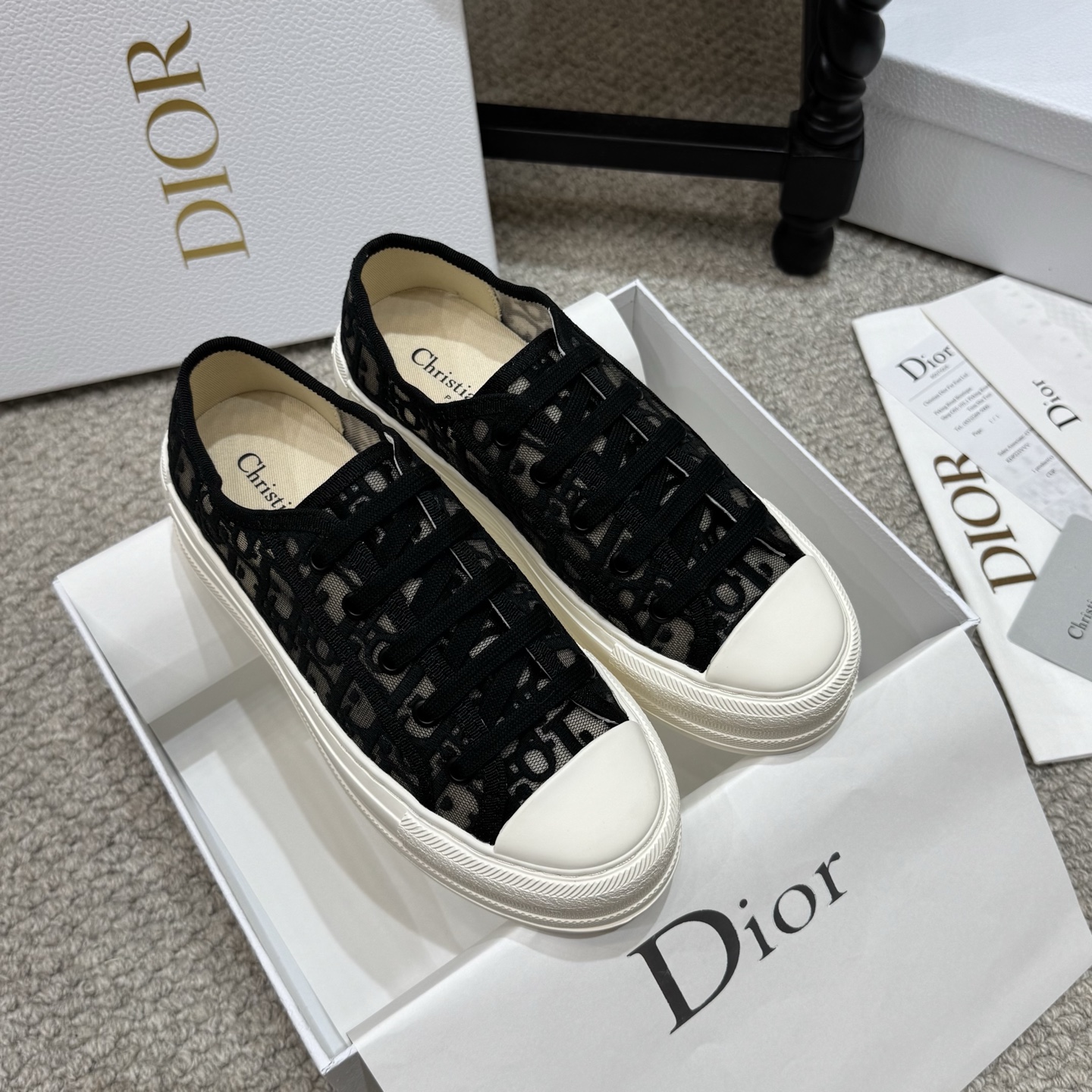 NO:819502,High-quality (thick-soled) Dior 2026 new Walk ‘n’ thick-soled embroidered sneakers, made of cotton fabric, decorated with multi-color embroidery for more exquisiteness, with a comfortable white rubber sole, tongue and laces decorated with Christian Dior logo. Mixed sheepskin lining, cowhide feet. Size: 35-40 (34.41 custom-made), casual shoes/sneakers, dior, sneakers, cowhide, sheepskin19860909高品质（厚底) Dior2026新款Walk ‘n’厚底刺绣运动鞋,采用棉质面料,饰以多色刺绣工艺更显精致,搭配舒适白色橡胶一底,鞋舌和鞋带采用Christian Dior标志装饰. 混种羊皮内里,牛皮垫脚.  Size:35-40（34.41定做）,休闲鞋/运动鞋,dior,sneakers,cowhide,sheepskin,Women's Shoes