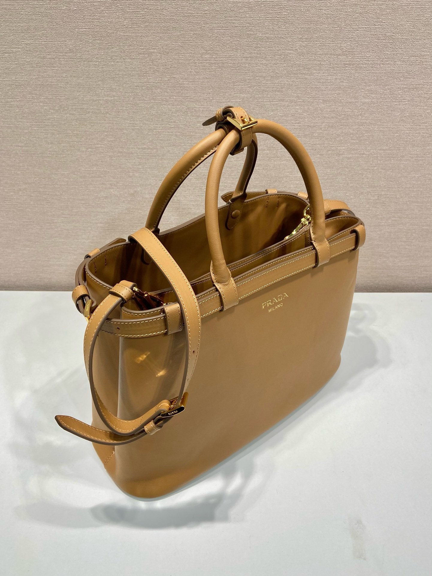 Prada 1BA417 Large Caramel Leather Handbag with Adjustable Shoulder Strap 4 i1744872166 9830 5