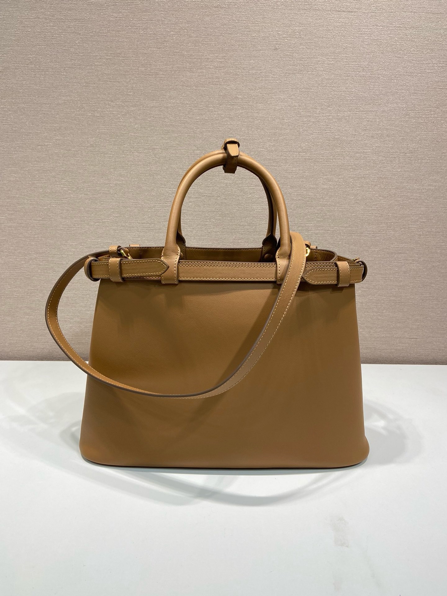 Prada 1BA417 Large Caramel Leather Handbag with Adjustable Shoulder Strap 5 i1744872167 1854 6