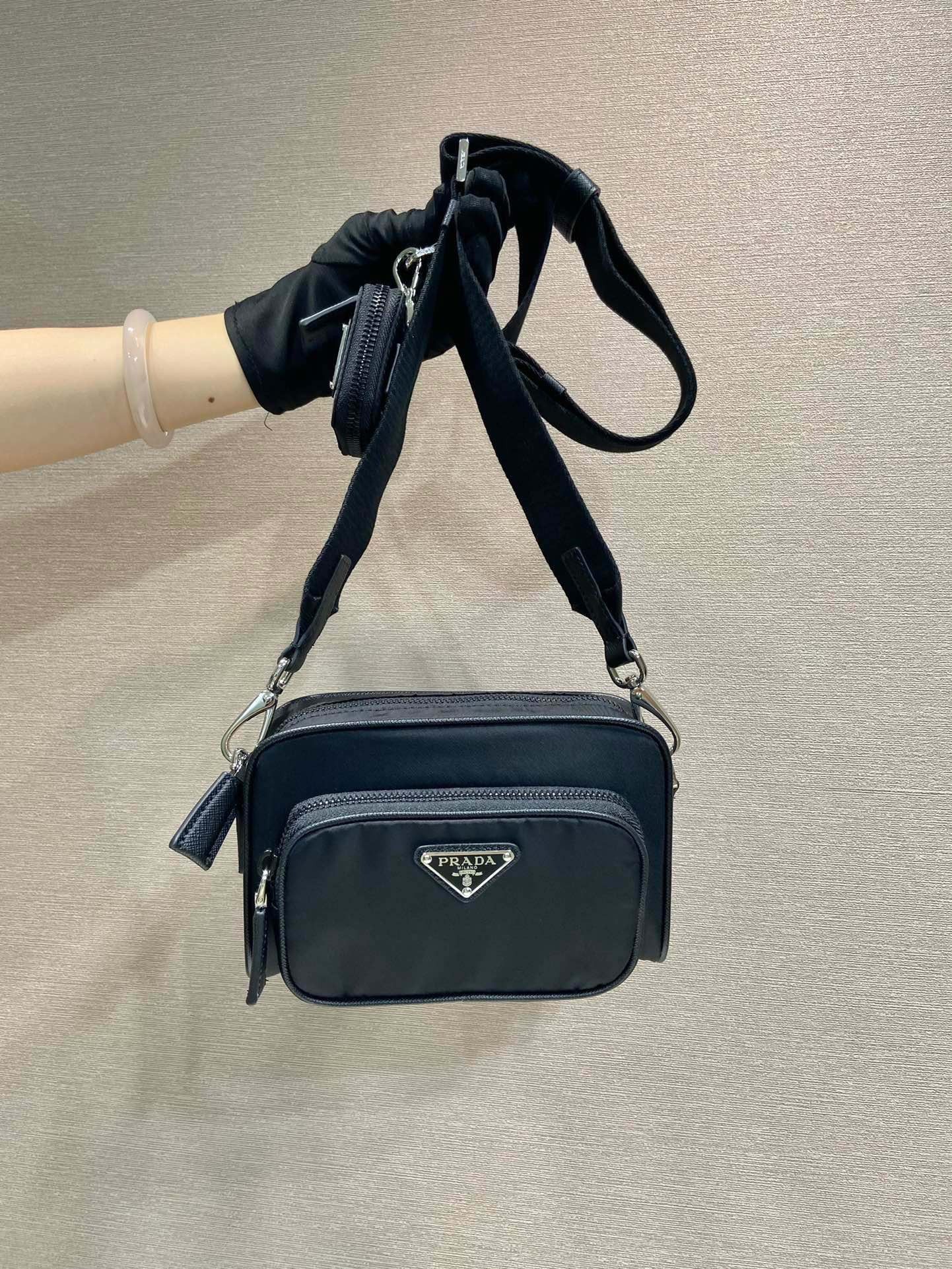 Prada Re-Nylon and Leather Crossbody Bag - Stylish & Functional 1 i1745482195 5235 0