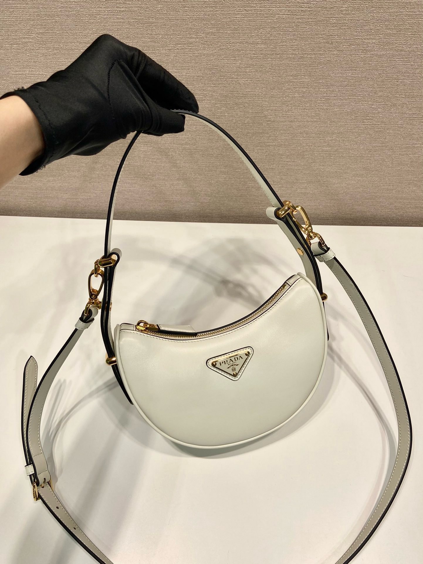 Prada Moon Leather Shoulder Bag, 18 cm - Chic & Versatile Crossbody Handbag 2 i1745648071 5128 1