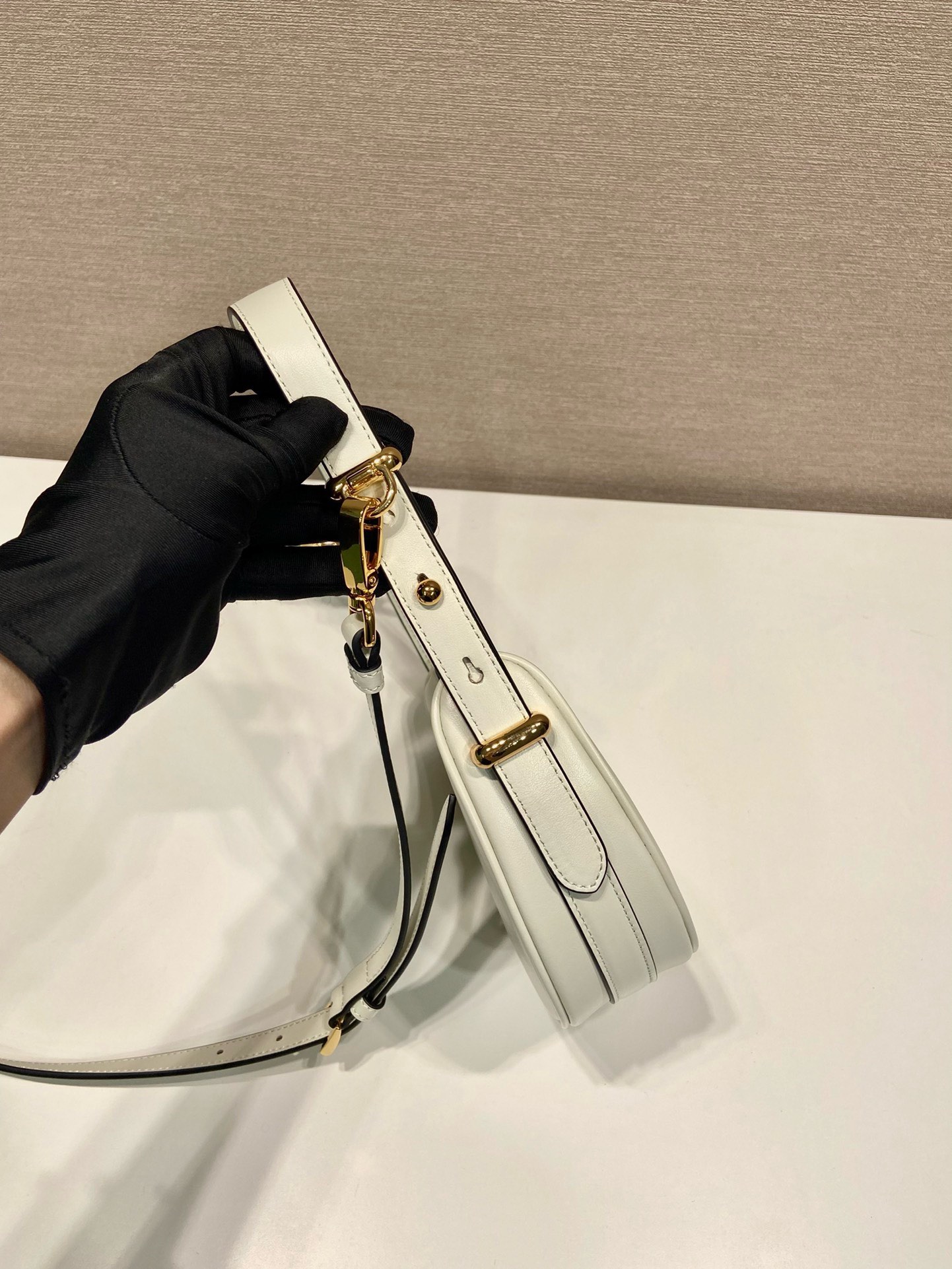 Prada Moon Leather Shoulder Bag, 18 cm - Chic & Versatile Crossbody Handbag 5 i1745648072 7379 7