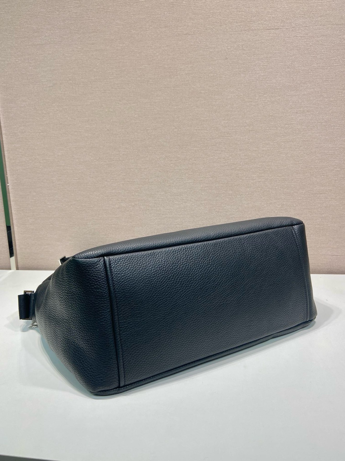Prada 2VH185 Large Leather Messenger Bag | Stylish & Functional 7 i1745996966168 4037 0 5