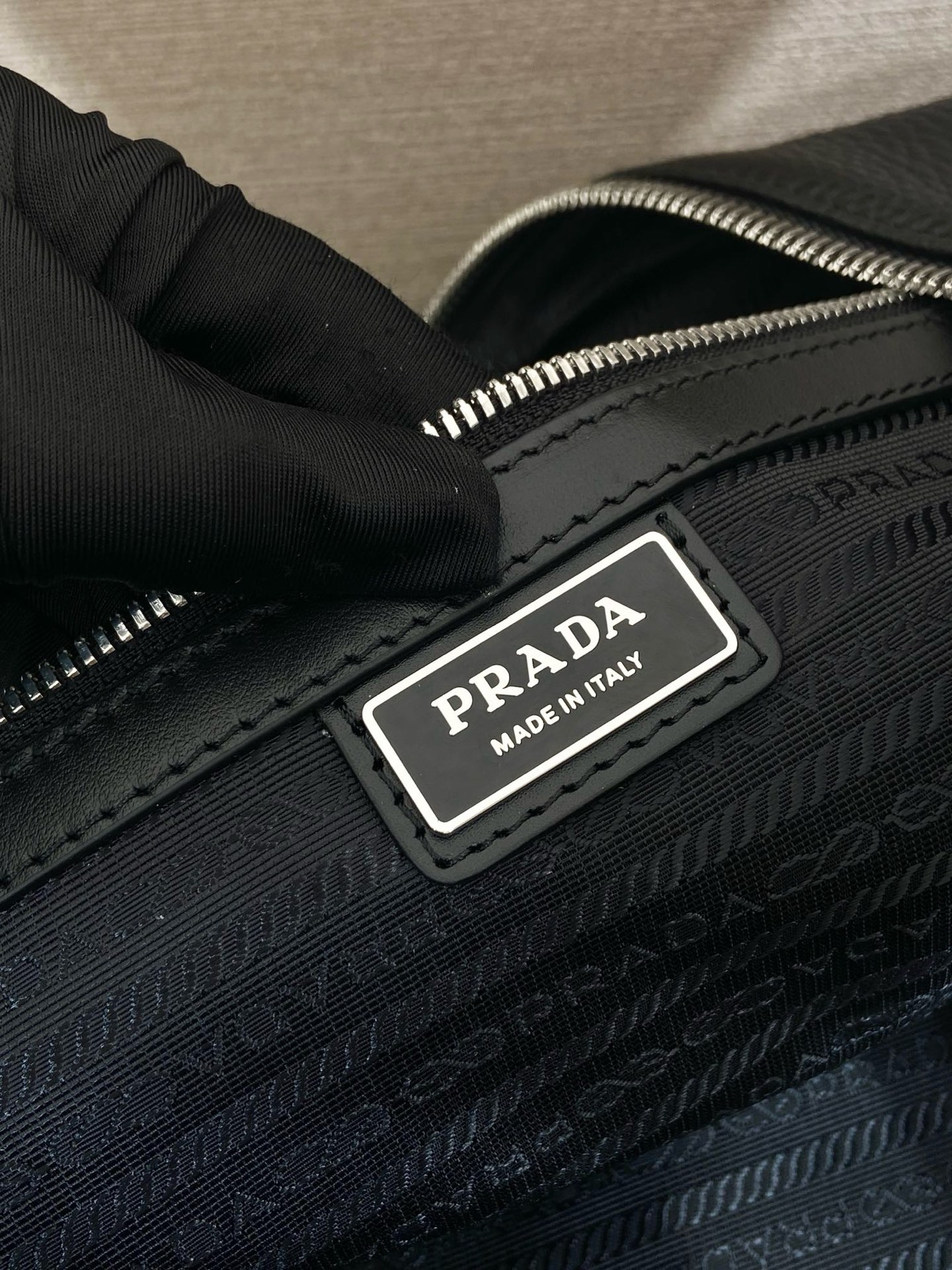 Prada 2VH185 Large Leather Messenger Bag | Stylish & Functional 10 i1745996966181 7199 0 8