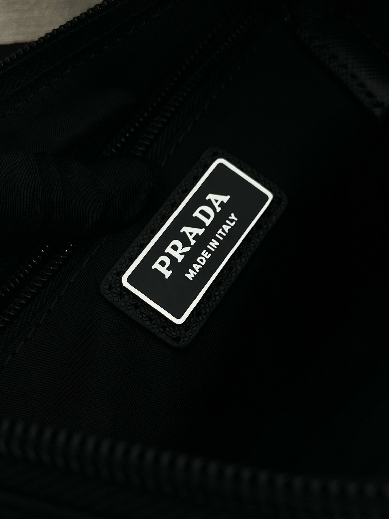 Prada Re-Nylon Messenger Bag - Black - 2VH191 Large Size, 35x22x12cm 9 i1751009381702 2665 0 8