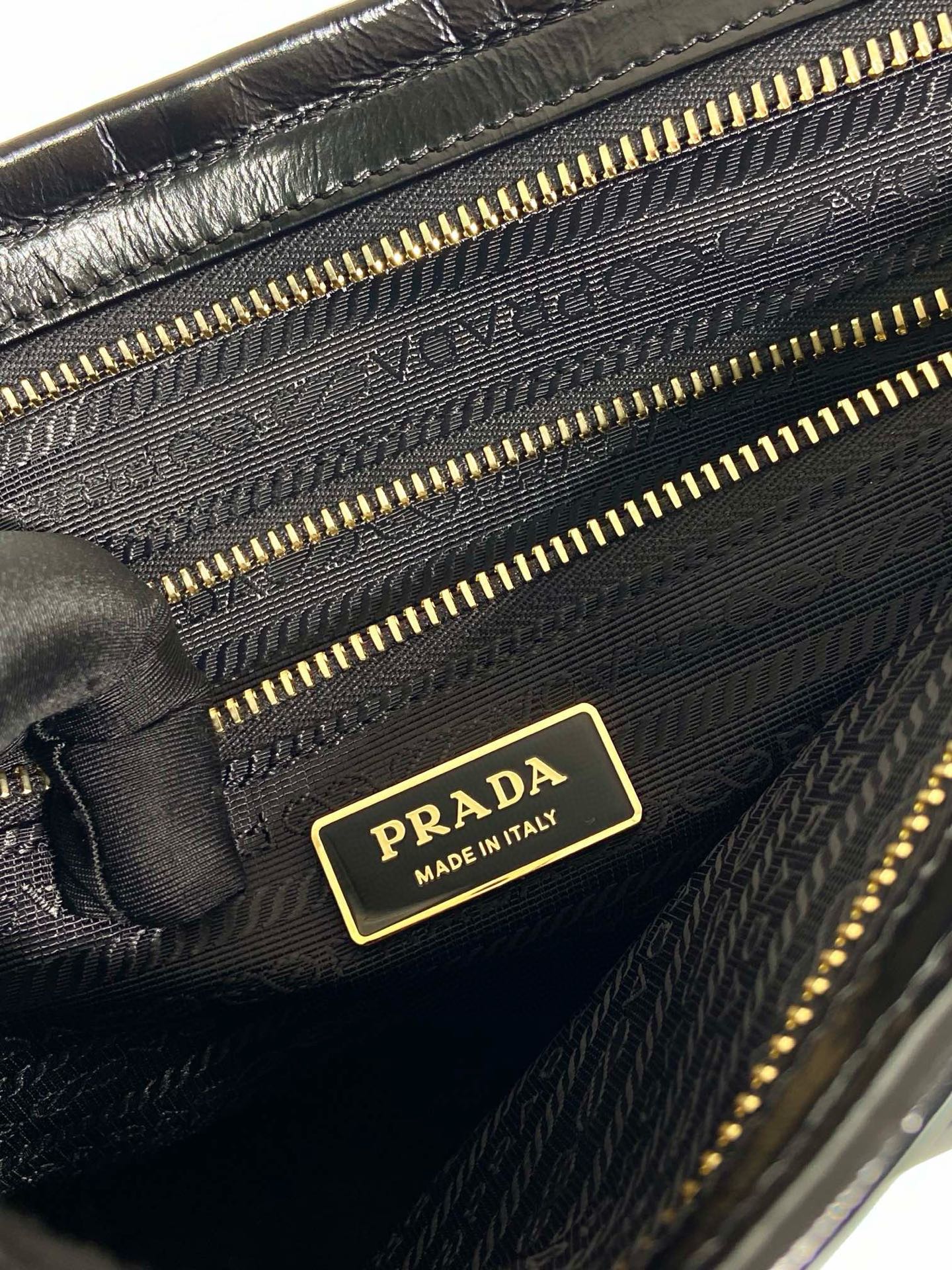 Prada 1BA433 Large Black Leather Handbag/Shoulder Bag with Detachable Strap 9 i1751346502418 5457 0 8