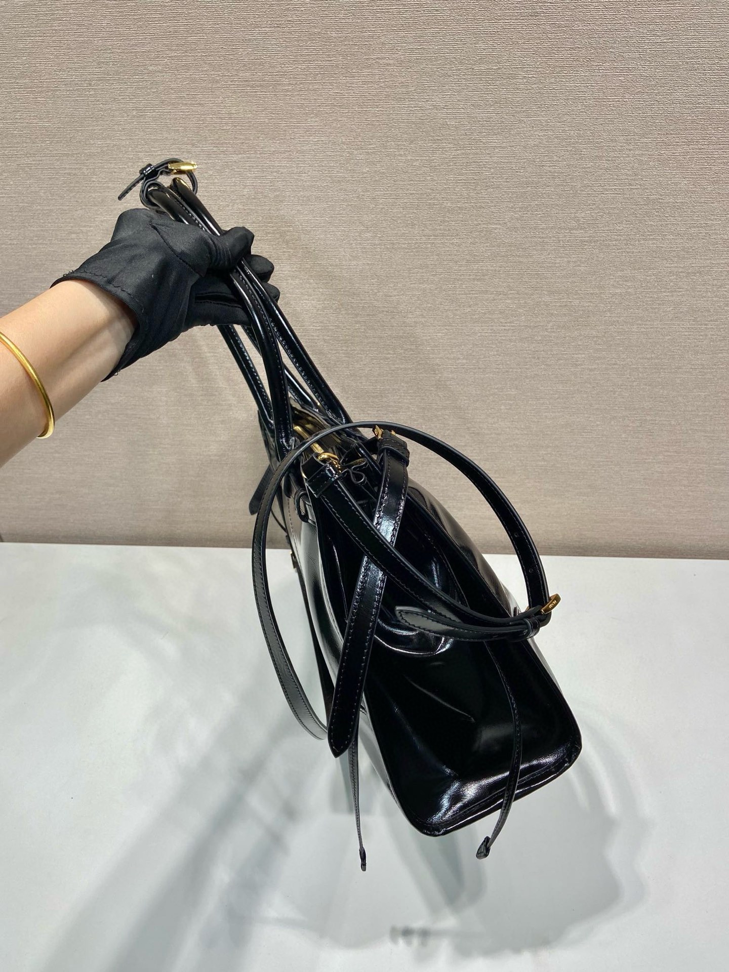 Prada 1BA433 Large Black Leather Handbag/Shoulder Bag with Detachable Strap 5 i1751346502426 6961 0 4