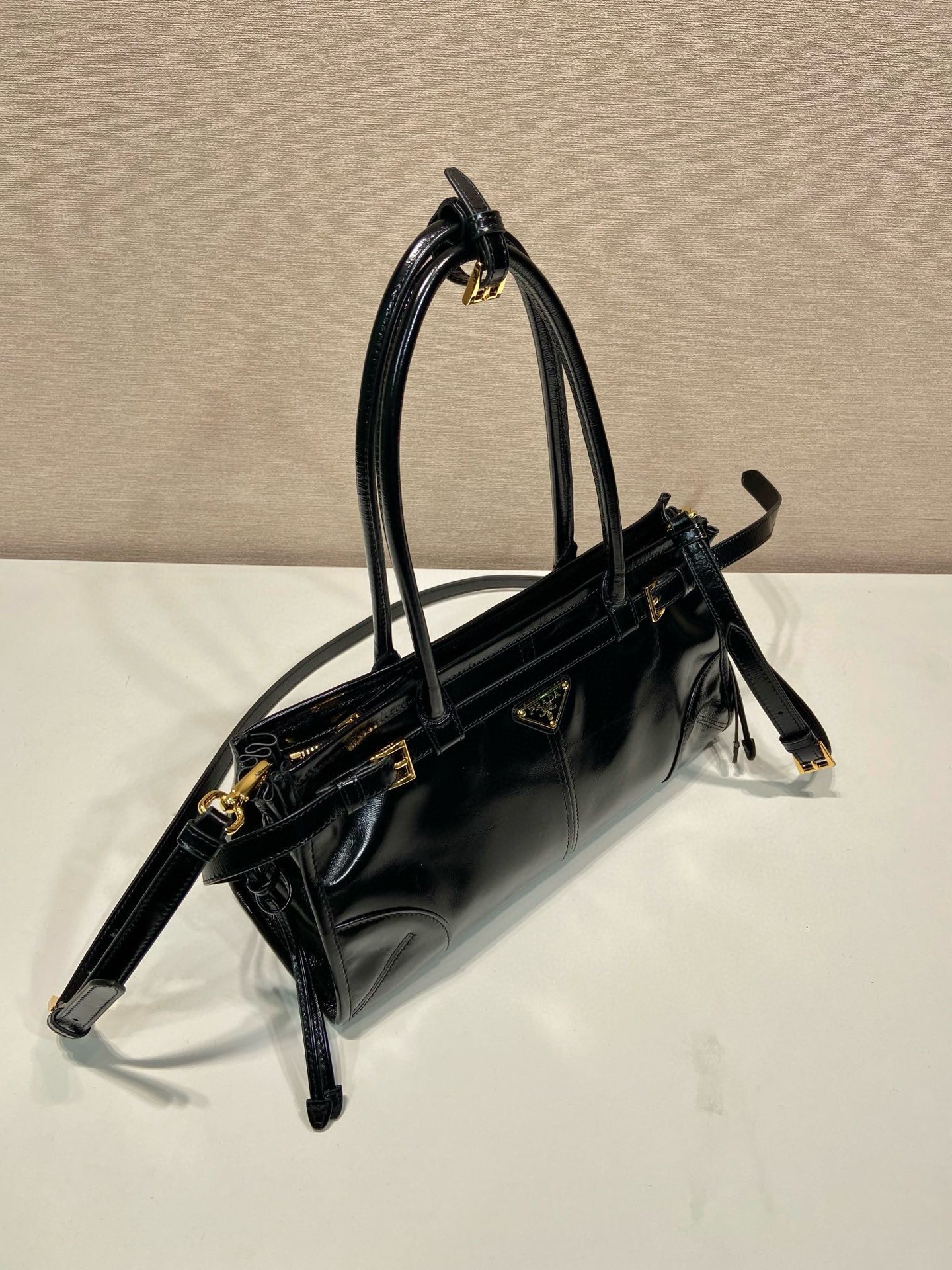 Prada 1BA426 Small Handbag in Black Leather with Detachable Strap 4 i1751349999874 6645 0 2