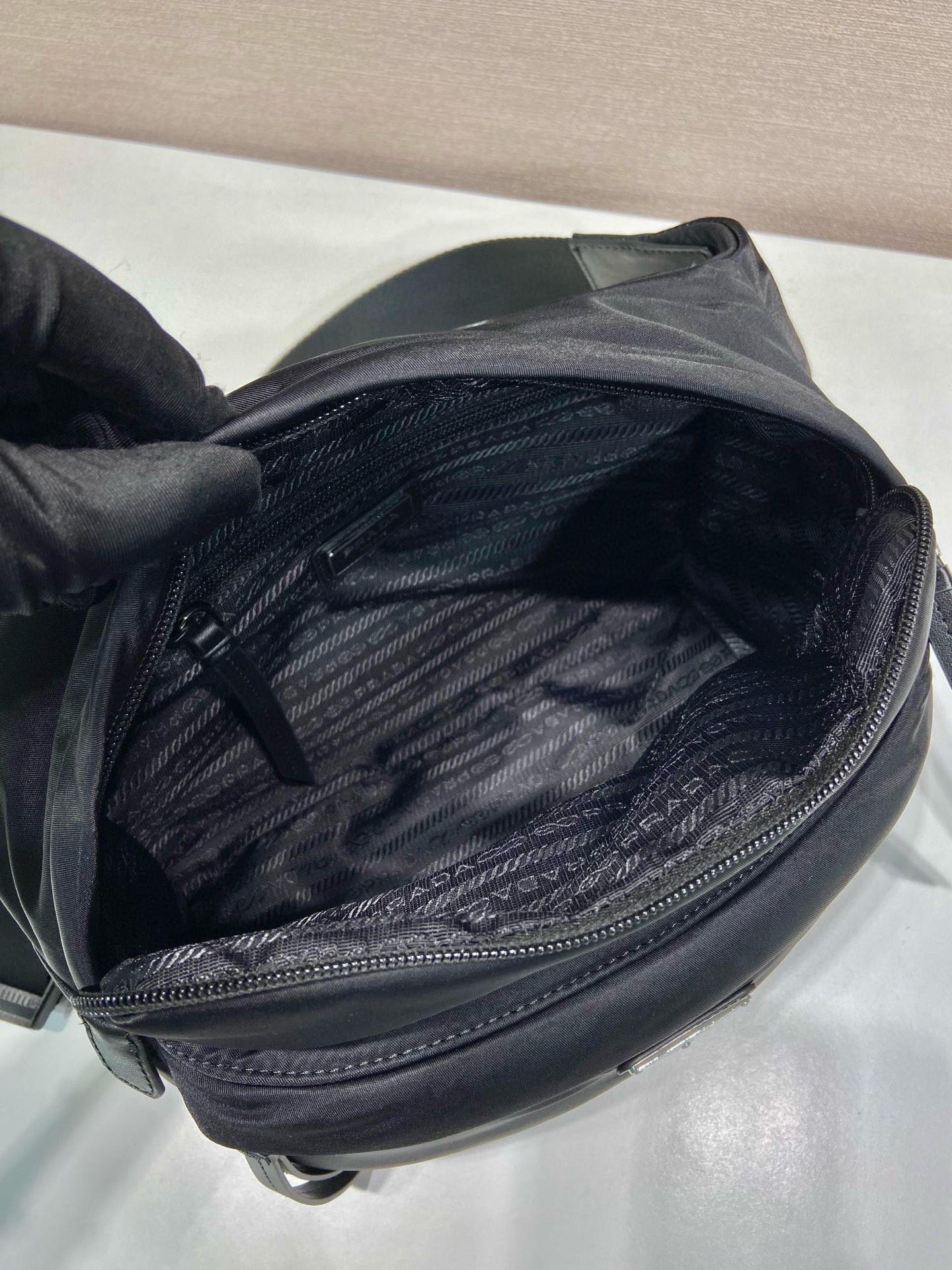 Prada 2VH038B Messenger Bag in Black Nylon with Logo Detail 9 i1752663063529 2168 0 7