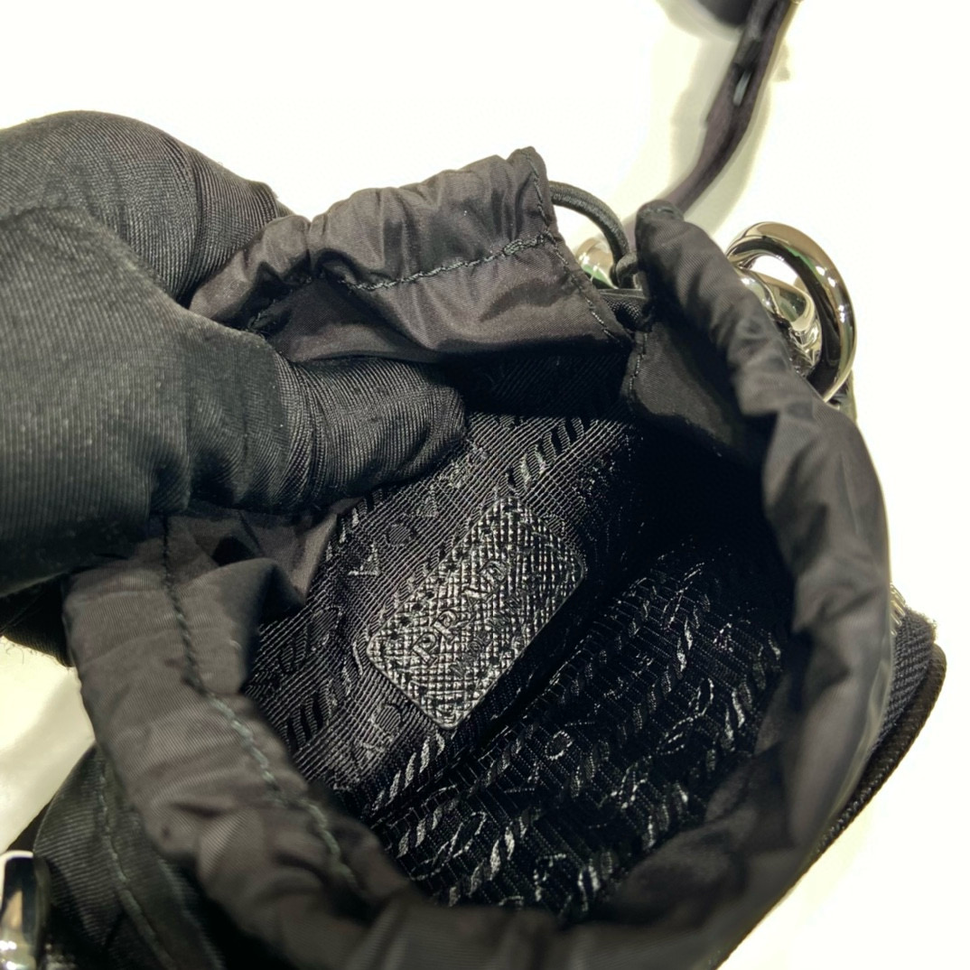 Prada Re-Nylon Phone Case Bag - Black Fabric Crossbody with Adjustable Strap 10 i1752998009205 3065 0 8