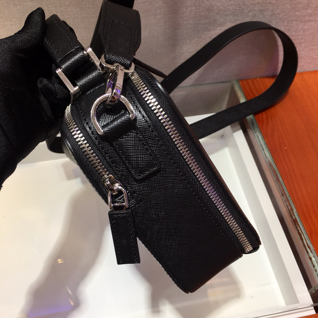 Prada Saffiano Leather Messenger Bag - Stylish & Functional Design 5 i1753775493814 5976 0 4