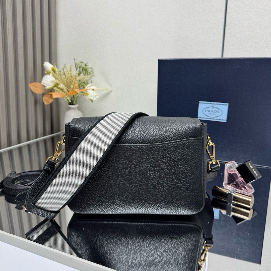 Prada 1BD314 Leather Shoulder Bag with Interchangeable Straps 2 i1754023064970 9101 0 1
