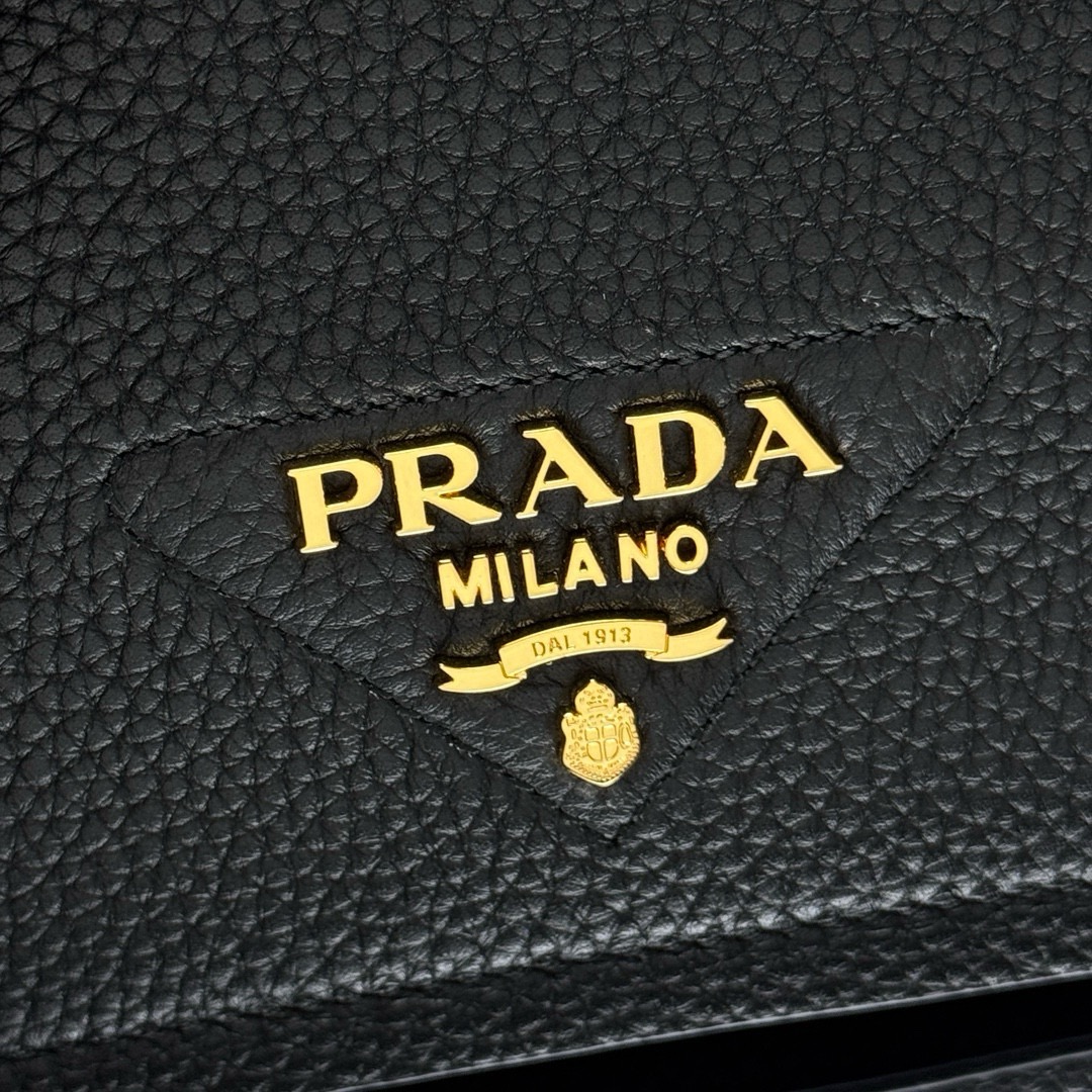 Prada 1BD314 Leather Shoulder Bag with Interchangeable Straps 5 i1754023064971 794 0 4