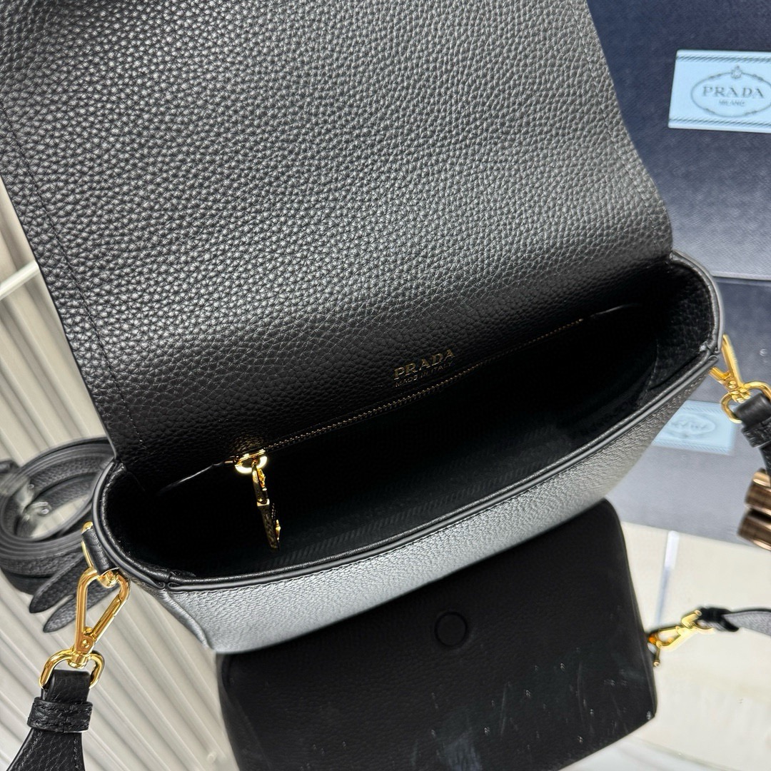 Prada 1BD314 Leather Shoulder Bag with Interchangeable Straps 8 i1754023066519 2964 0 7