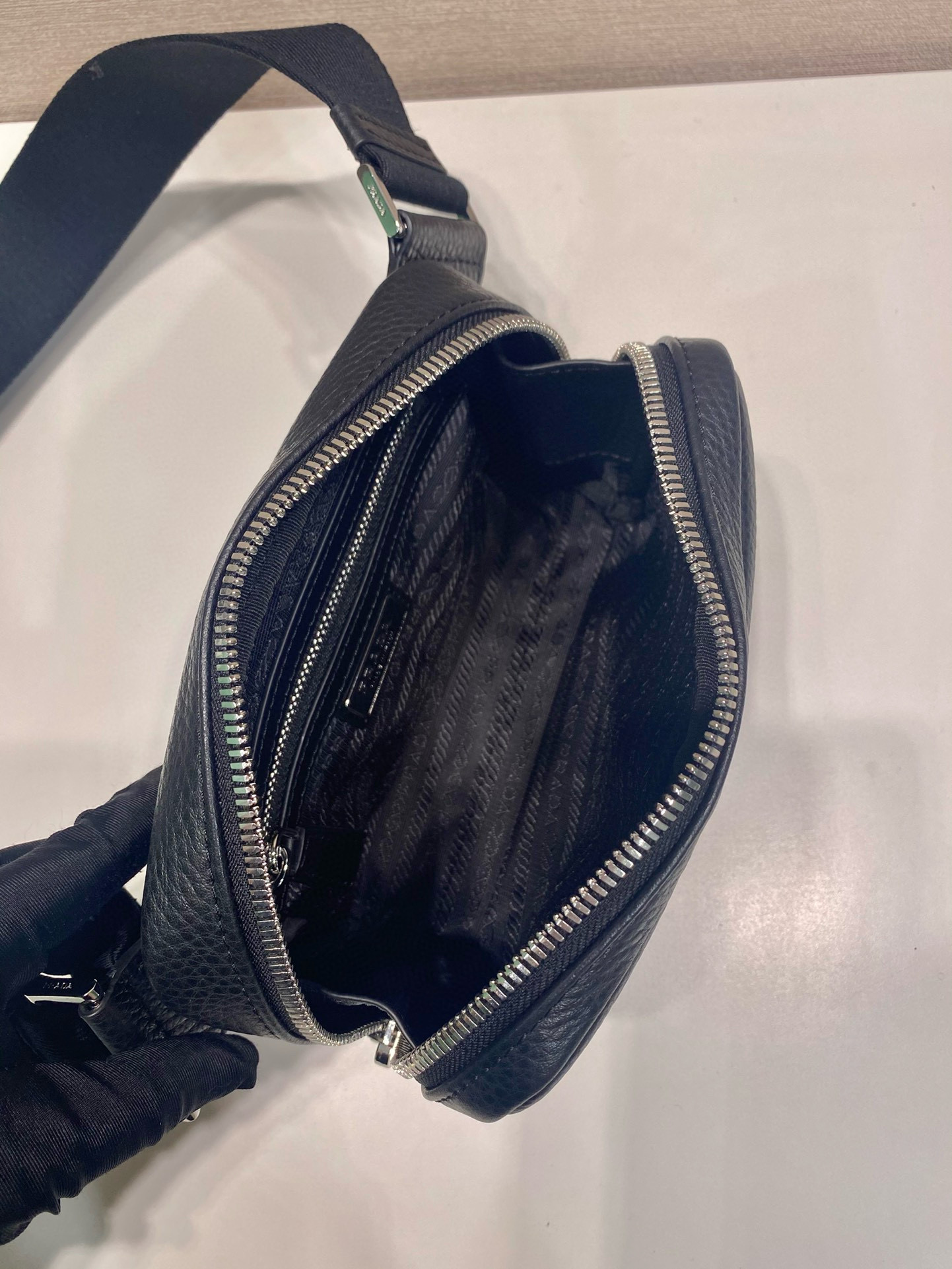 Prada Leather Shoulder Bag, Small Crossbody Bag, Adjustable Strap 8 i1754025139180 8804 0 7