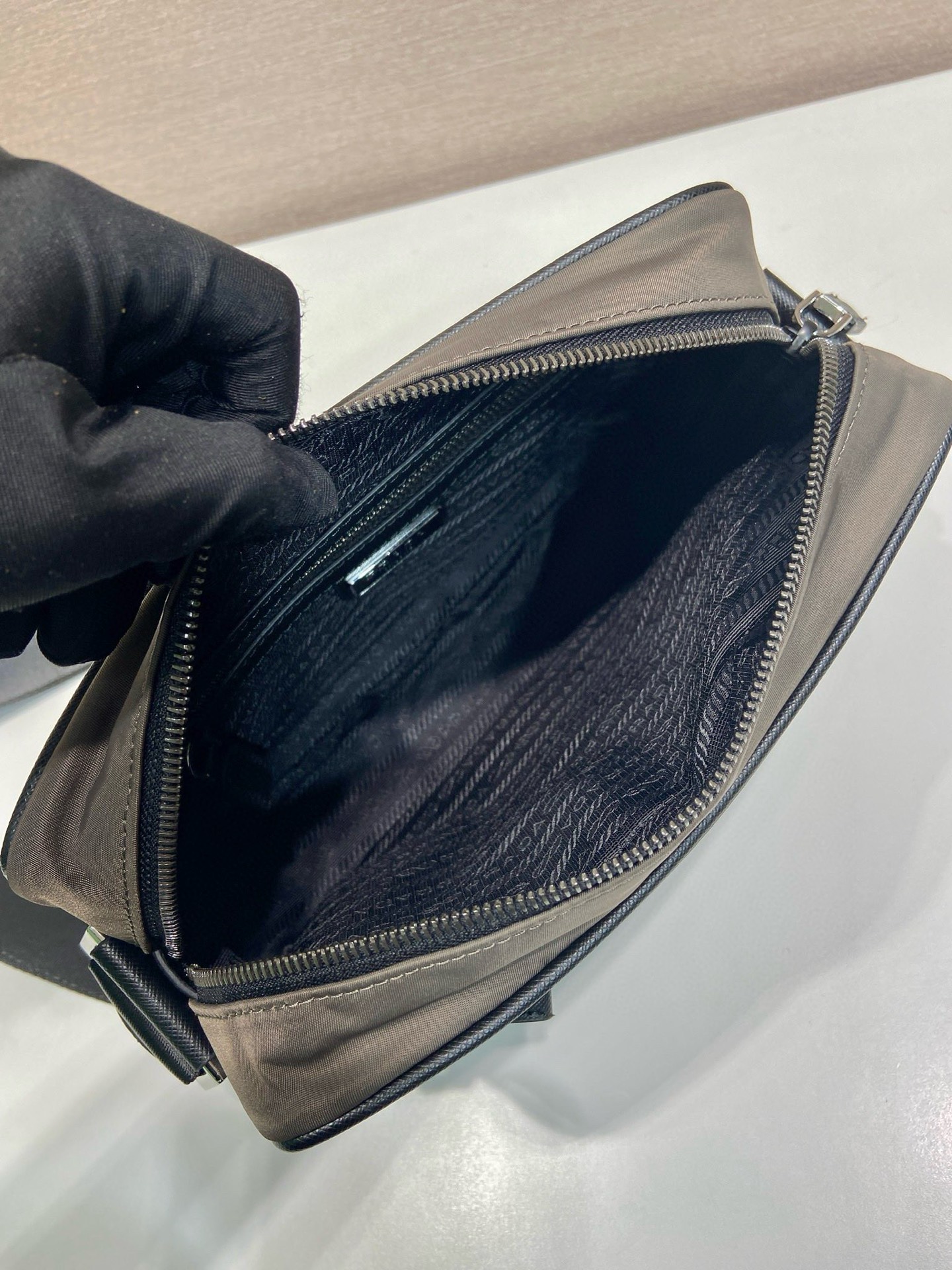 Prada Nylon Messenger Bag with Saffiano Leather Trim - Stylish & Practical 9 i1754026618366 9075 0 7