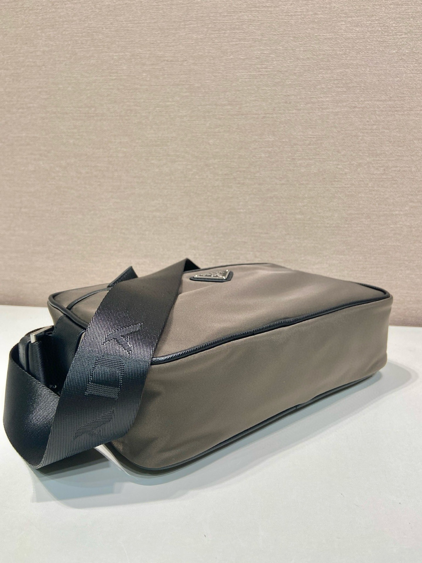 Prada Nylon Messenger Bag with Saffiano Leather Trim - Stylish & Practical 7 i1754026620831 6747 0 5