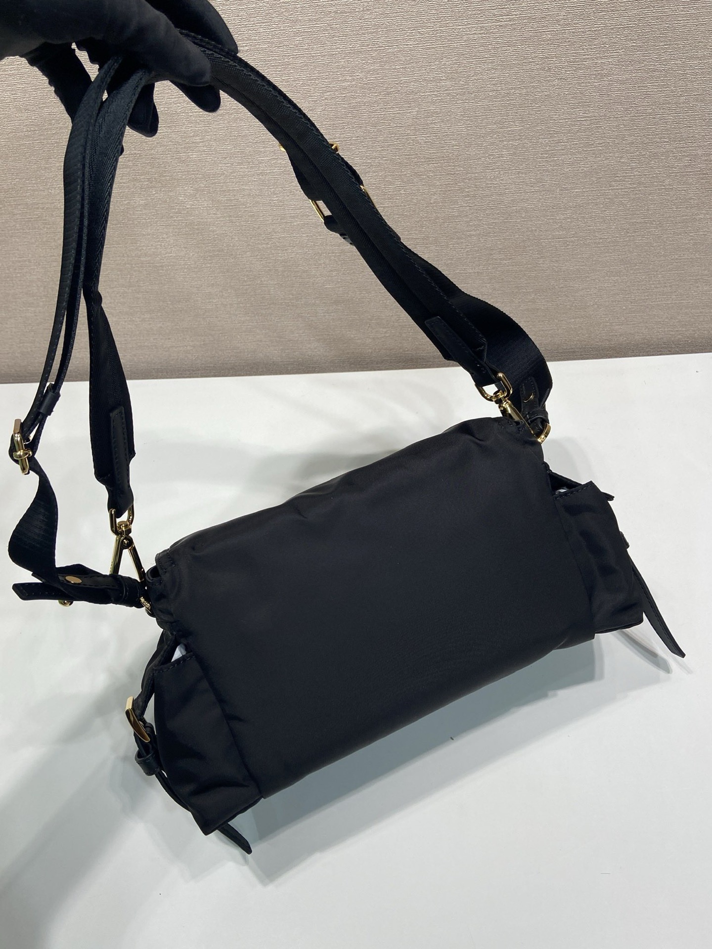 Prada Re-Nylon Small Messenger Bag, 1BD394- Versatile & Timeless Design 5 i1754567814008 6157 0 3