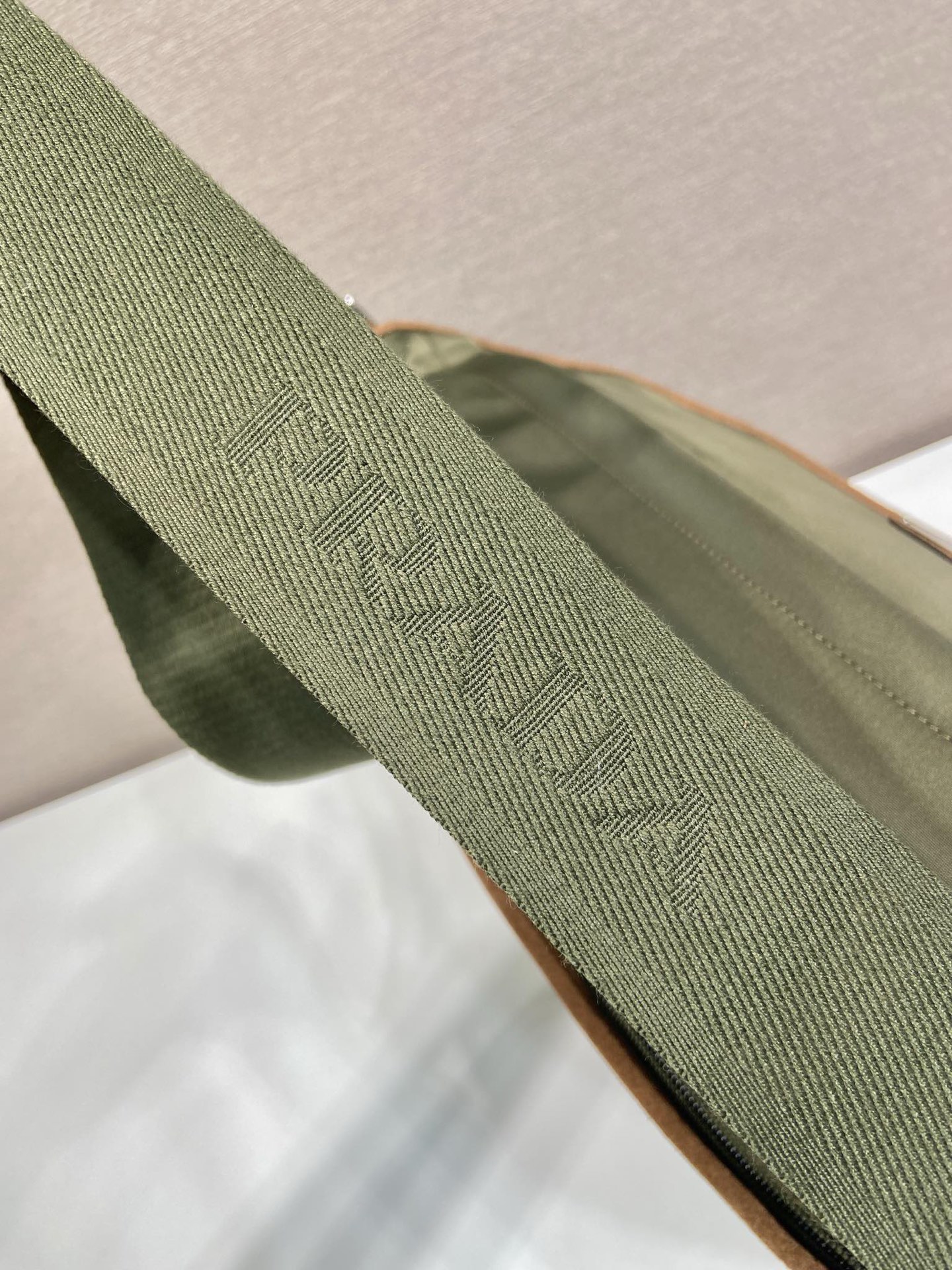 Prada Re-Nylon Messenger Bag Olive Green Leather Trim, 30x27.5x14.5cm 8 i1754639644902 6300 0 7