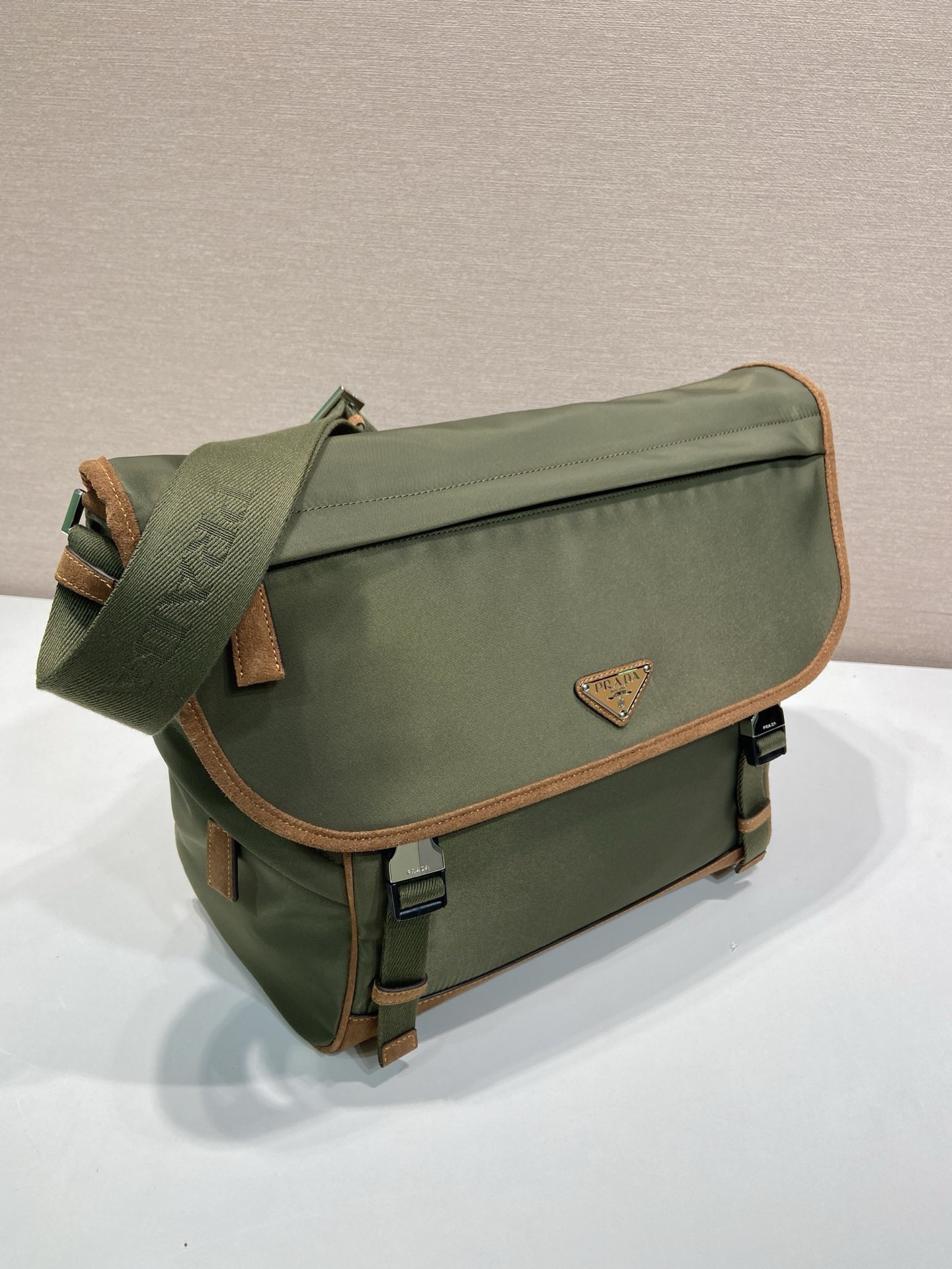 Prada Re-Nylon Messenger Bag Olive Green Leather Trim, 30x27.5x14.5cm 2 i1754639650672 560 0 1