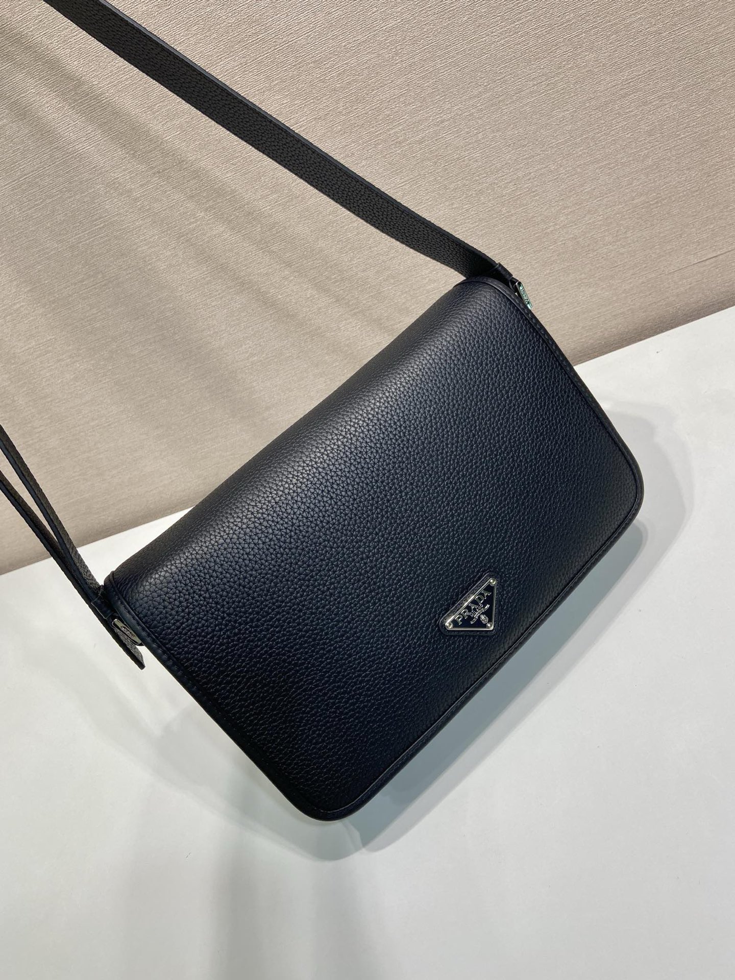 Prada Leather Messenger Bag - Stylish and Functional Shoulder Bag for Men 4 i1754639932267 7319 0 2