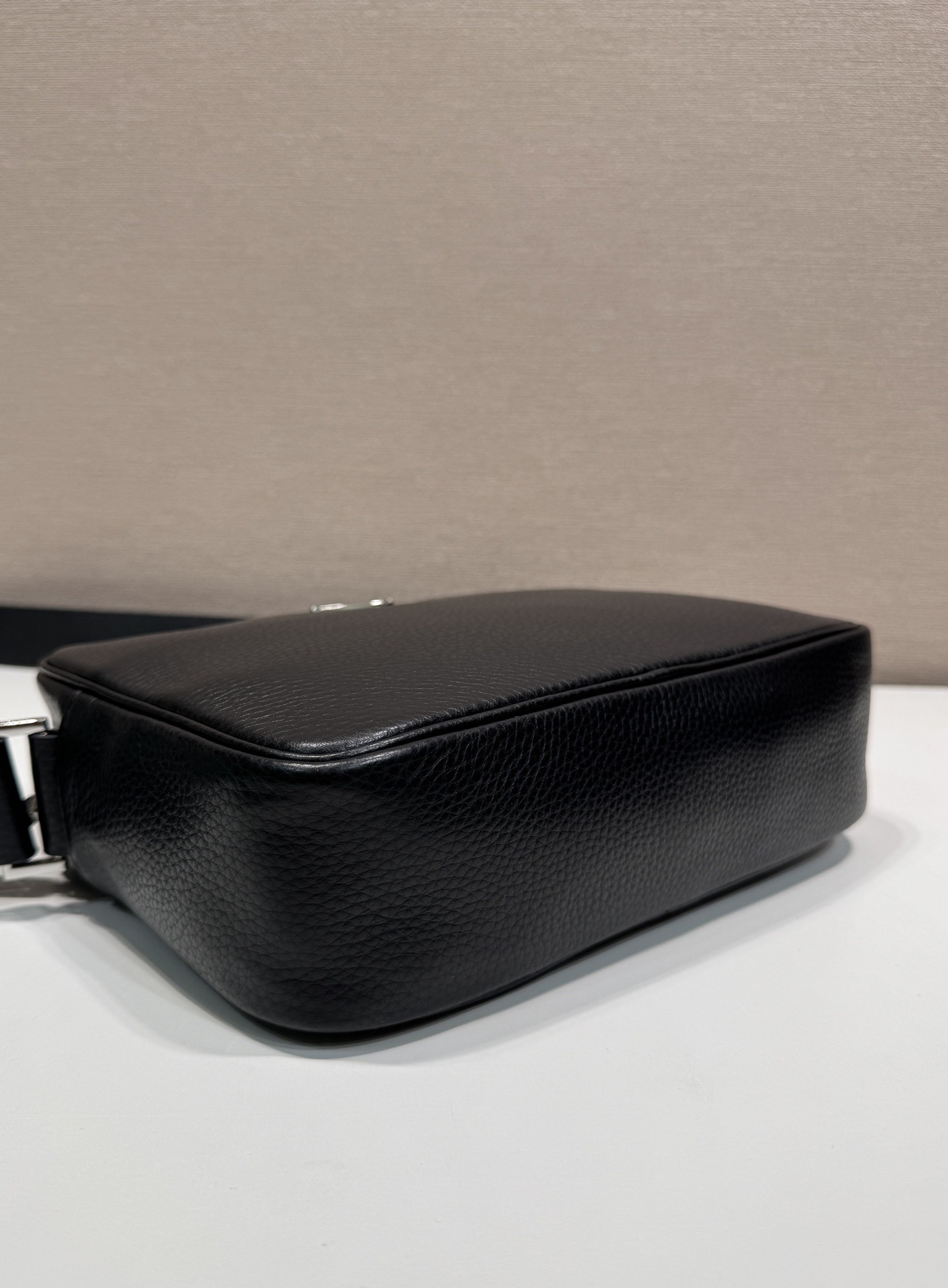 Prada Leather Messenger Bag - Compact, Stylish & Versatile Shoulder Bag 6 i1754640008124 6360 0 5