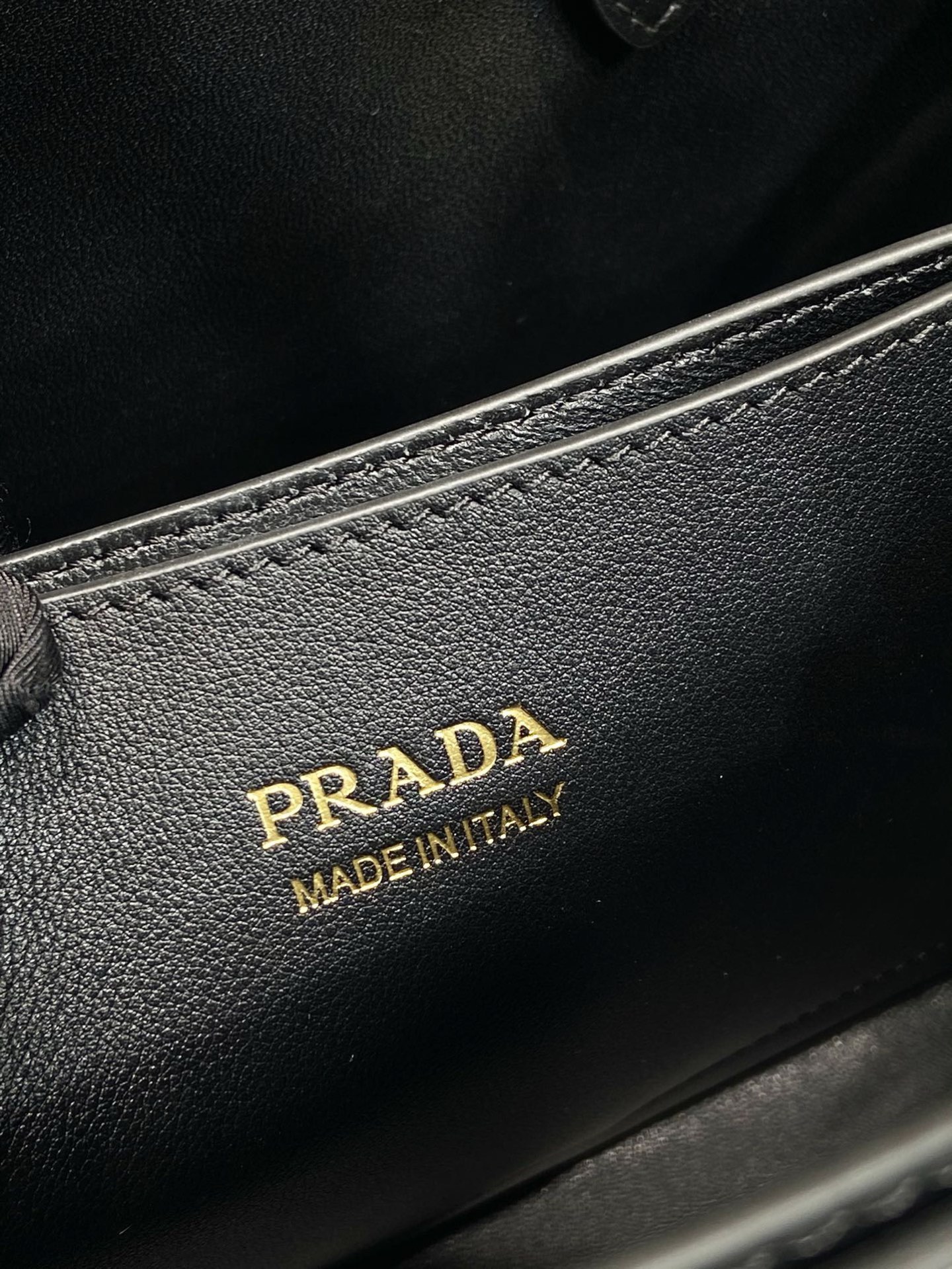 Prada 1BA418 Small Black Leather Handbag, Adjustable Shoulder Strap 9 i1754650831573 4100 0 8